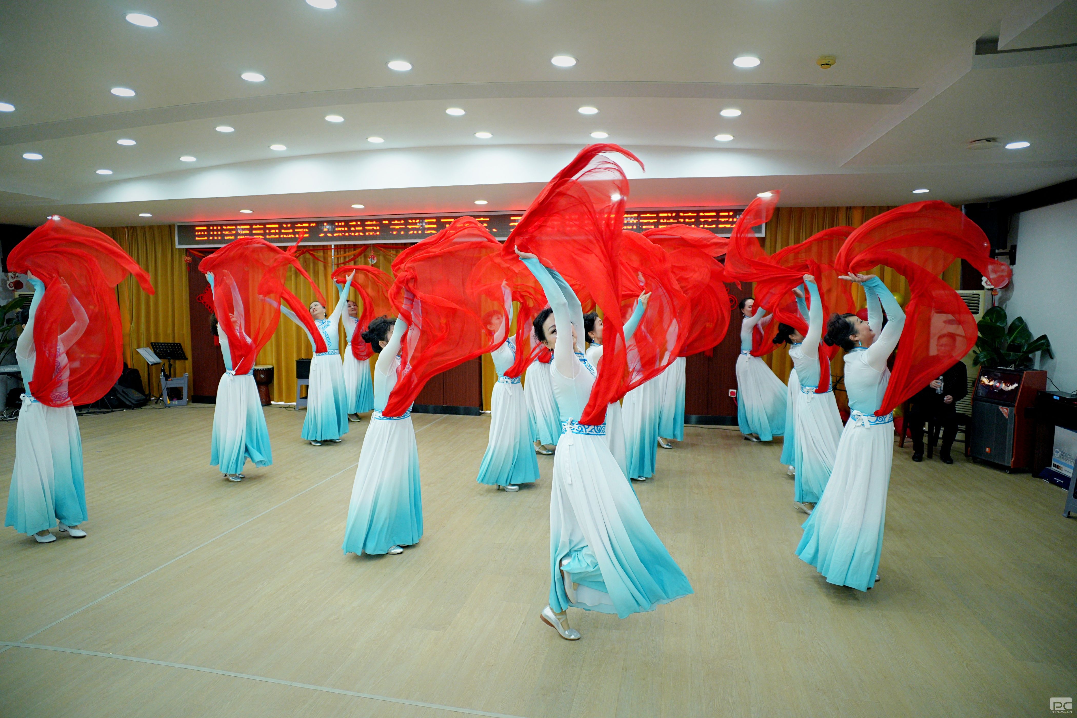 �۲��á�(�й���)���޹�˾����