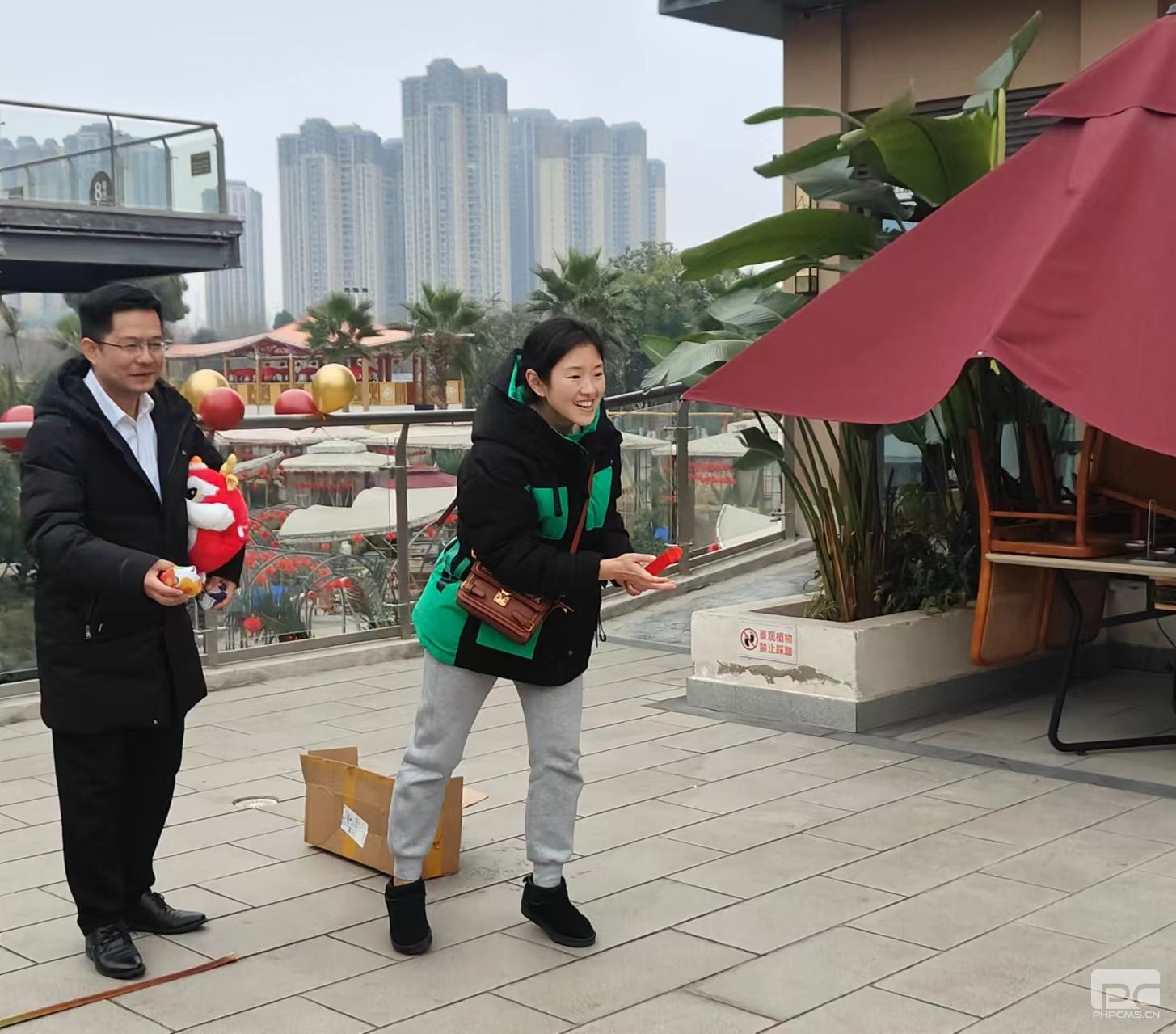 �۲��á�(�й���)���޹�˾����