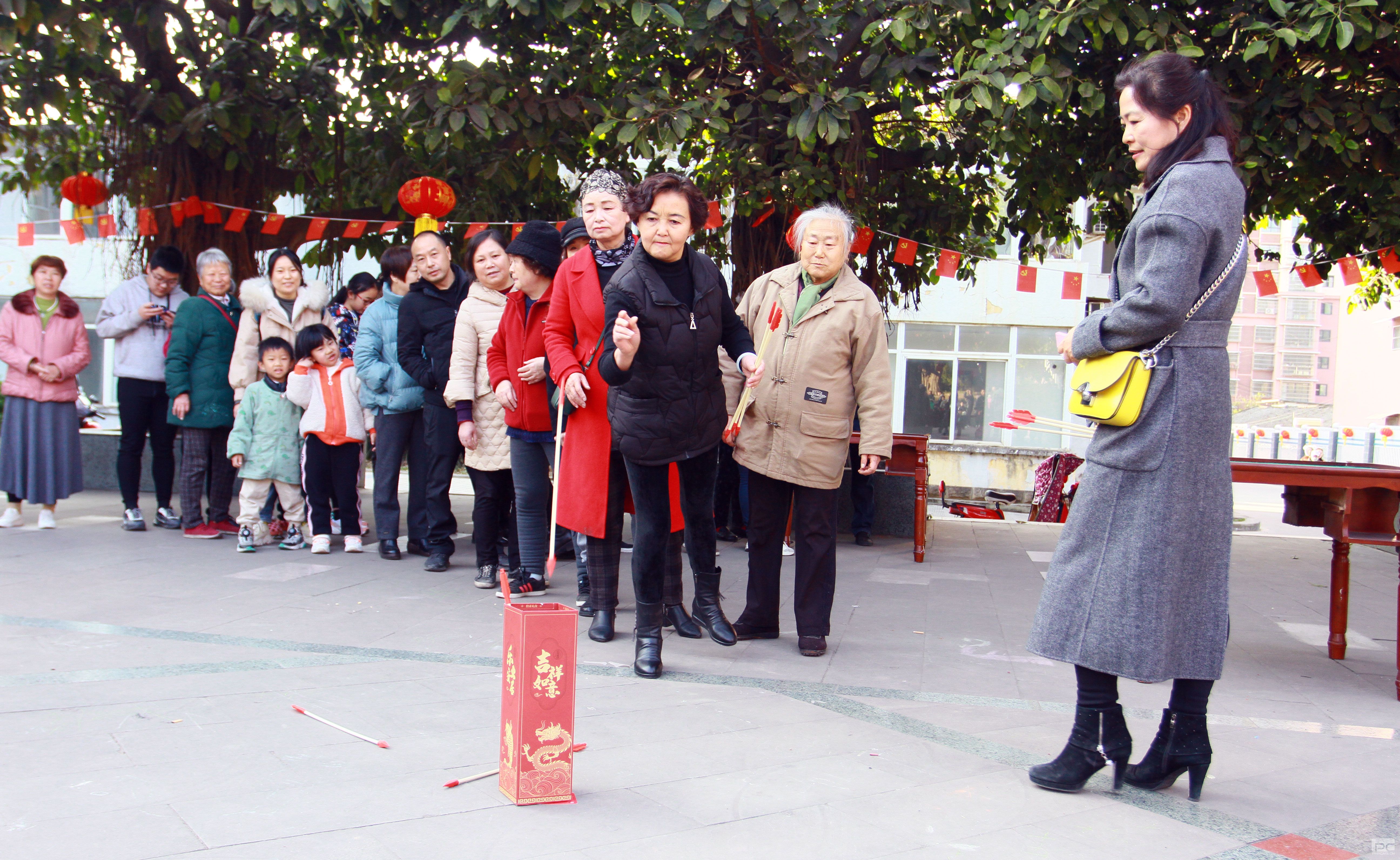 �۲��á�(�й���)���޹�˾����