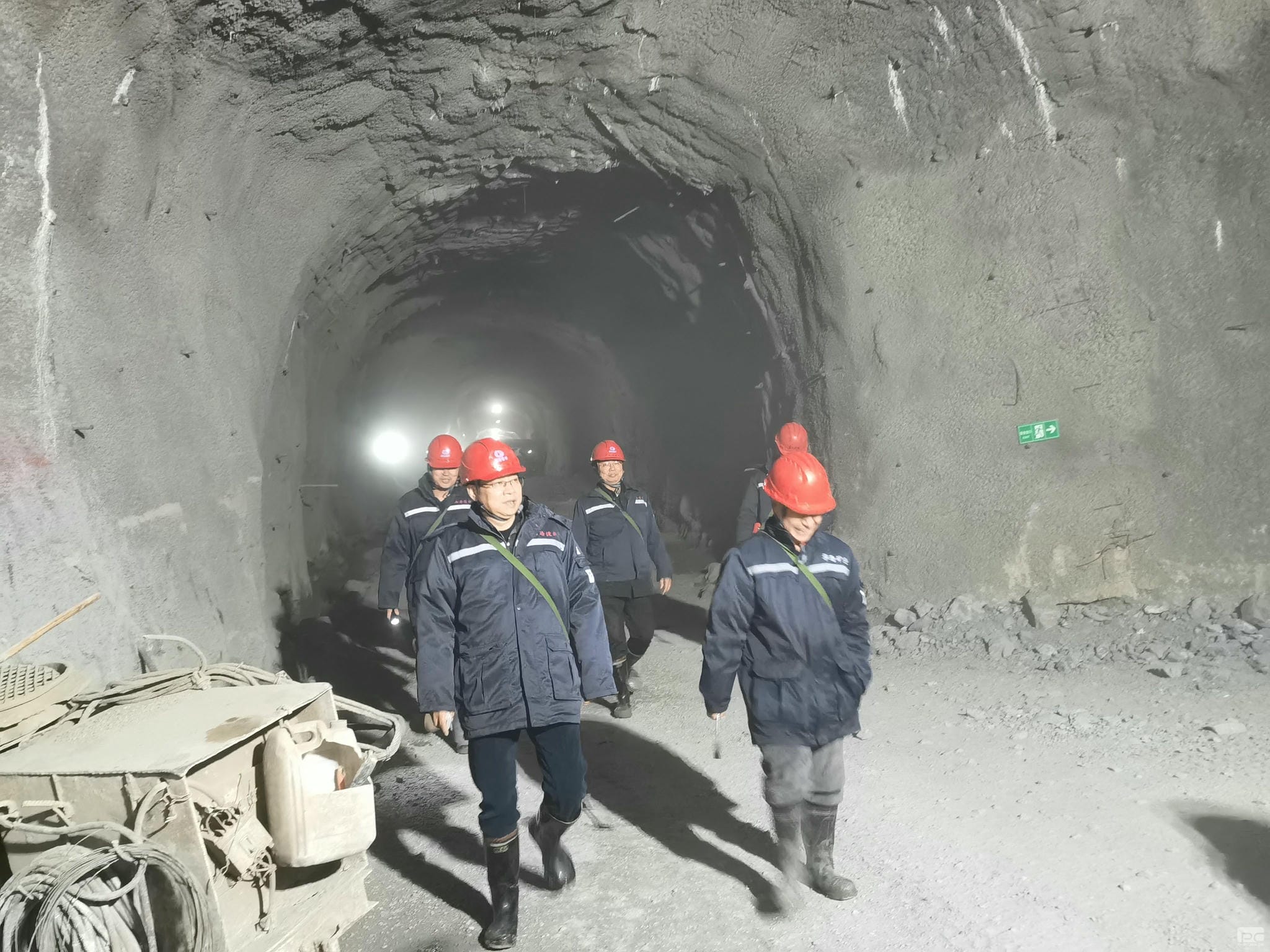 �۲��á�(�й���)���޹�˾����