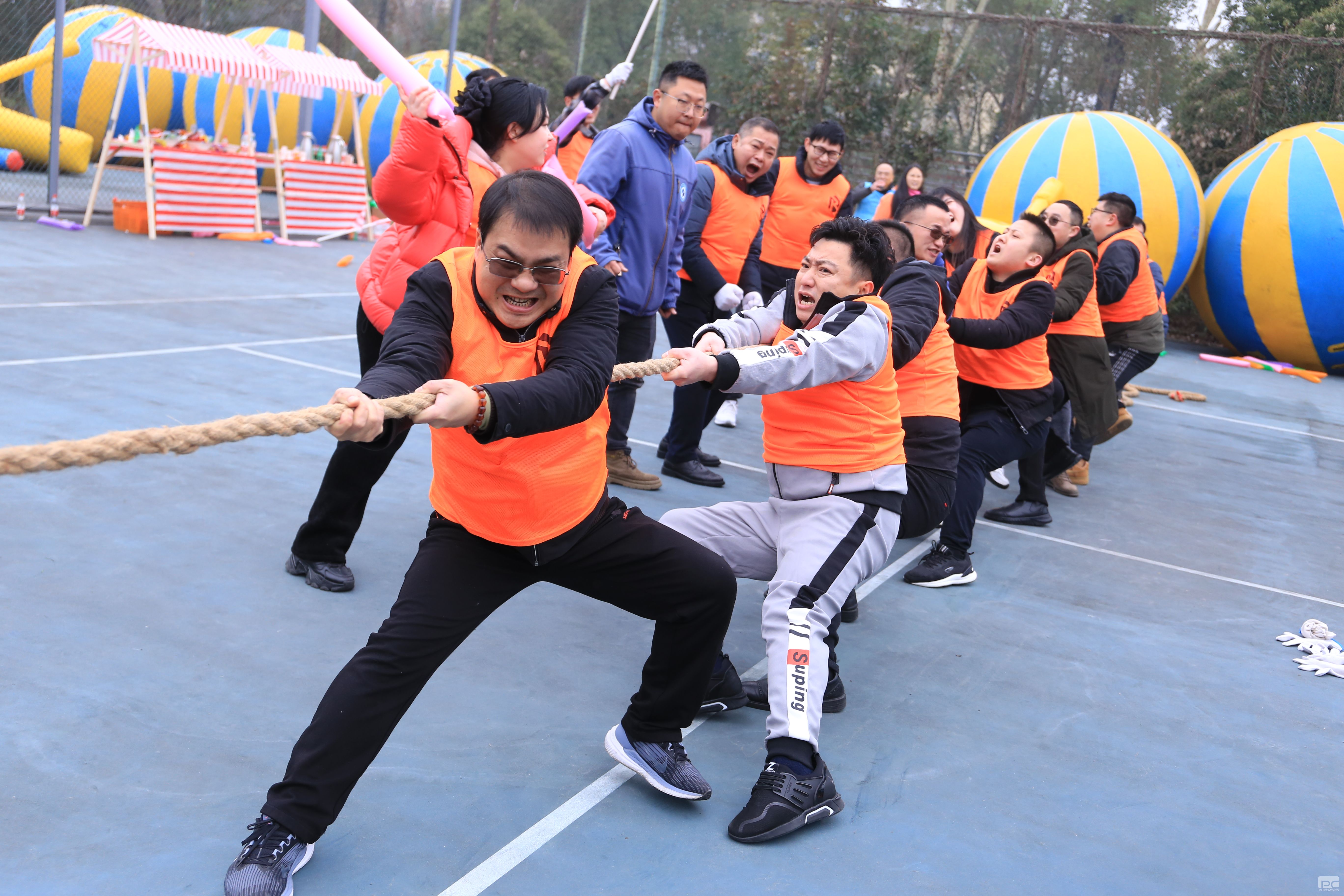 �۲��á�(�й���)���޹�˾����