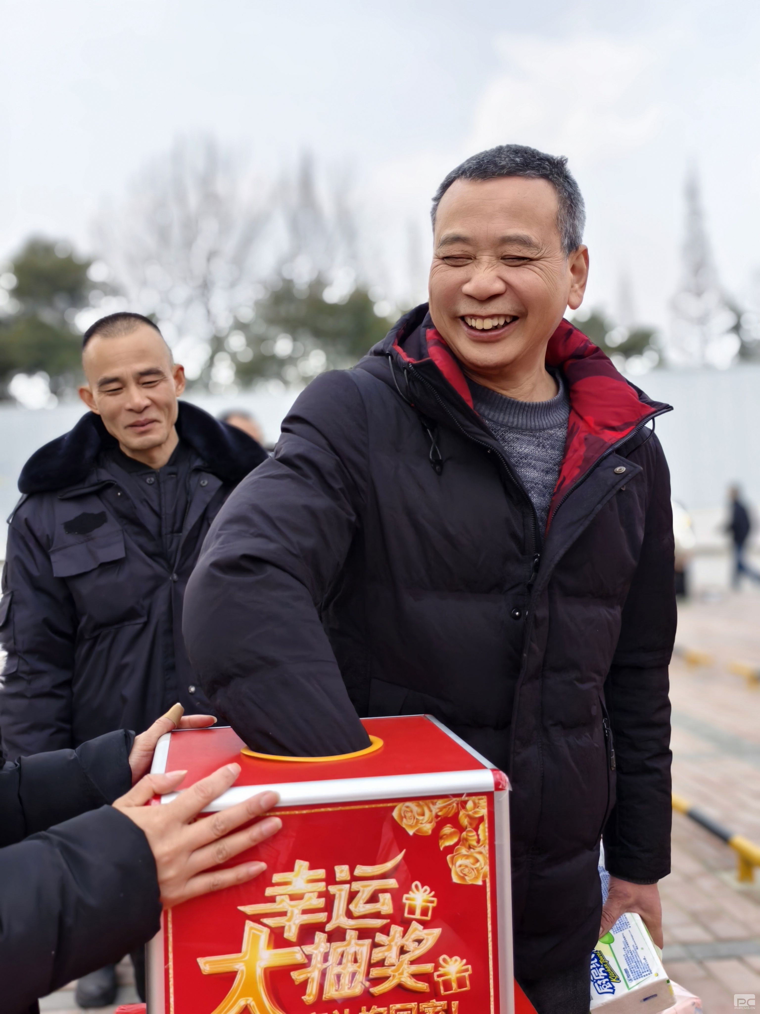 �۲��á�(�й���)���޹�˾����