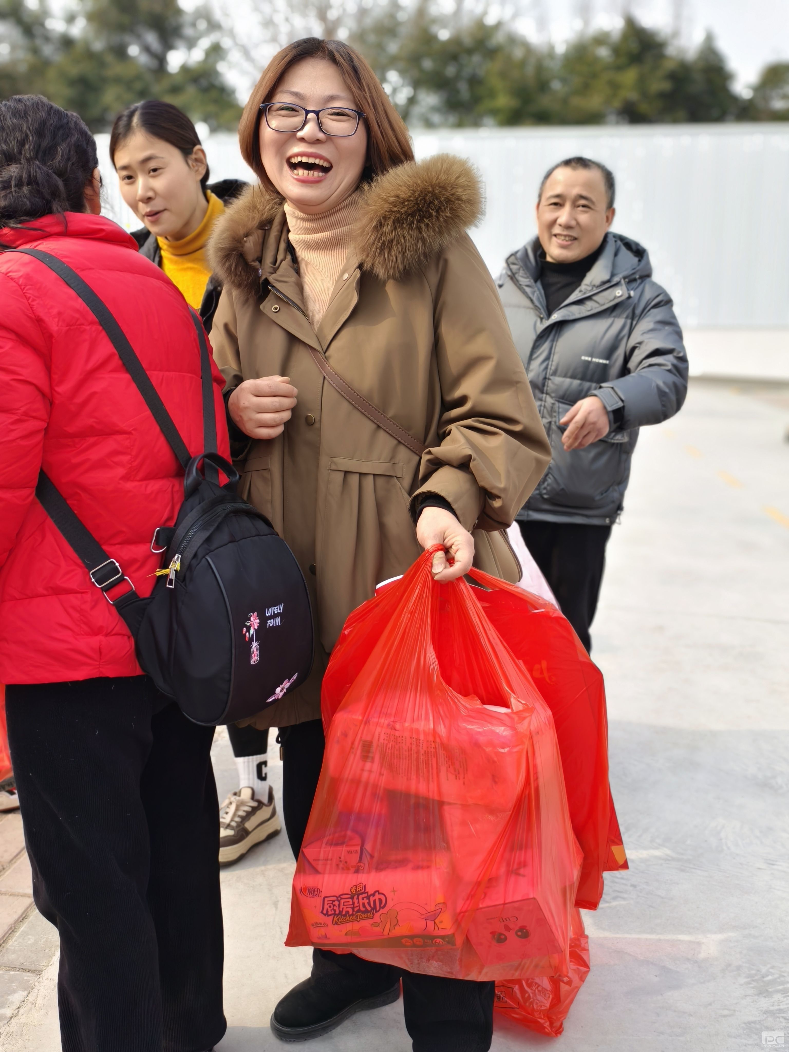 �۲��á�(�й���)���޹�˾����