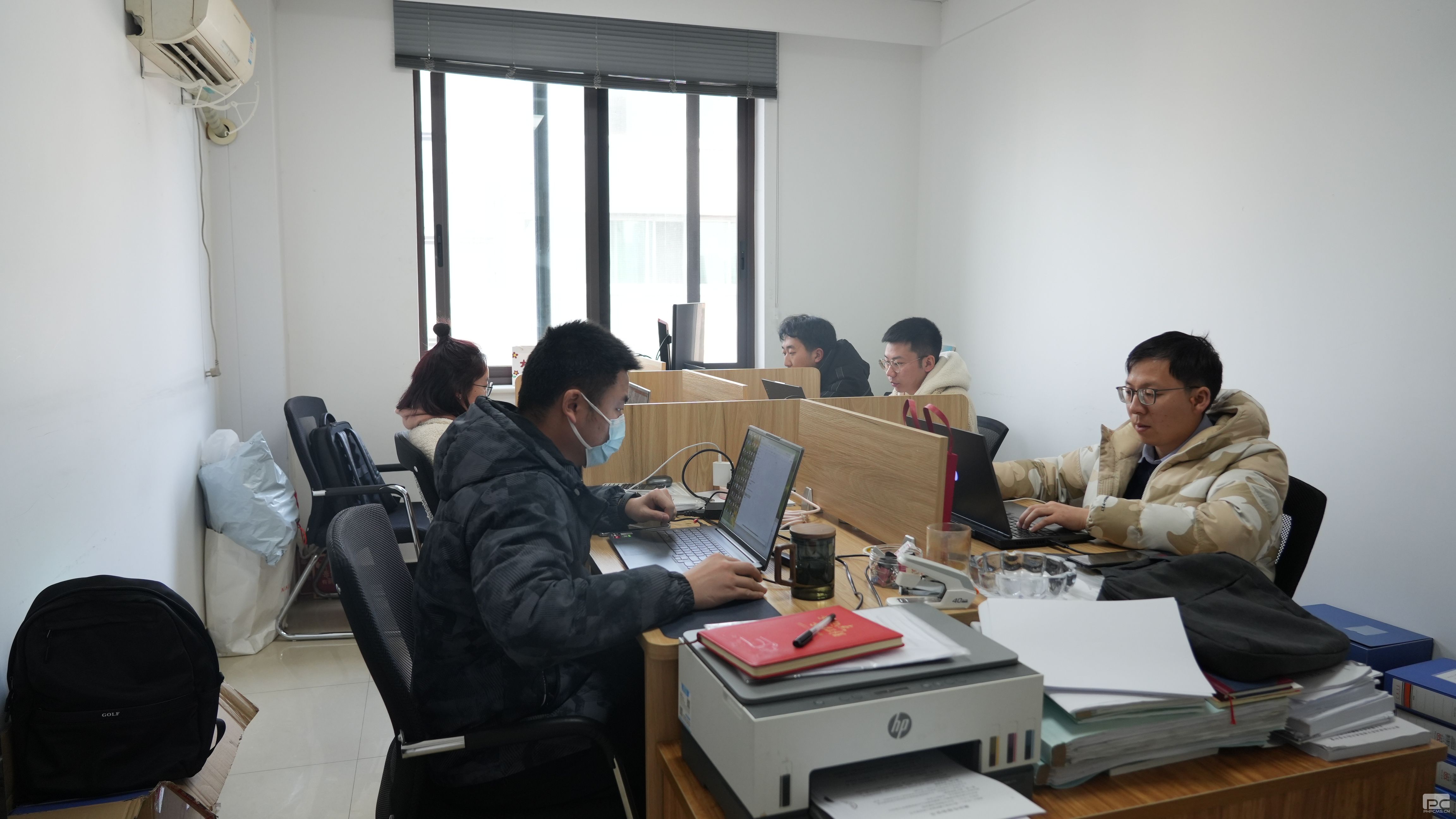 �۲��á�(�й���)���޹�˾����