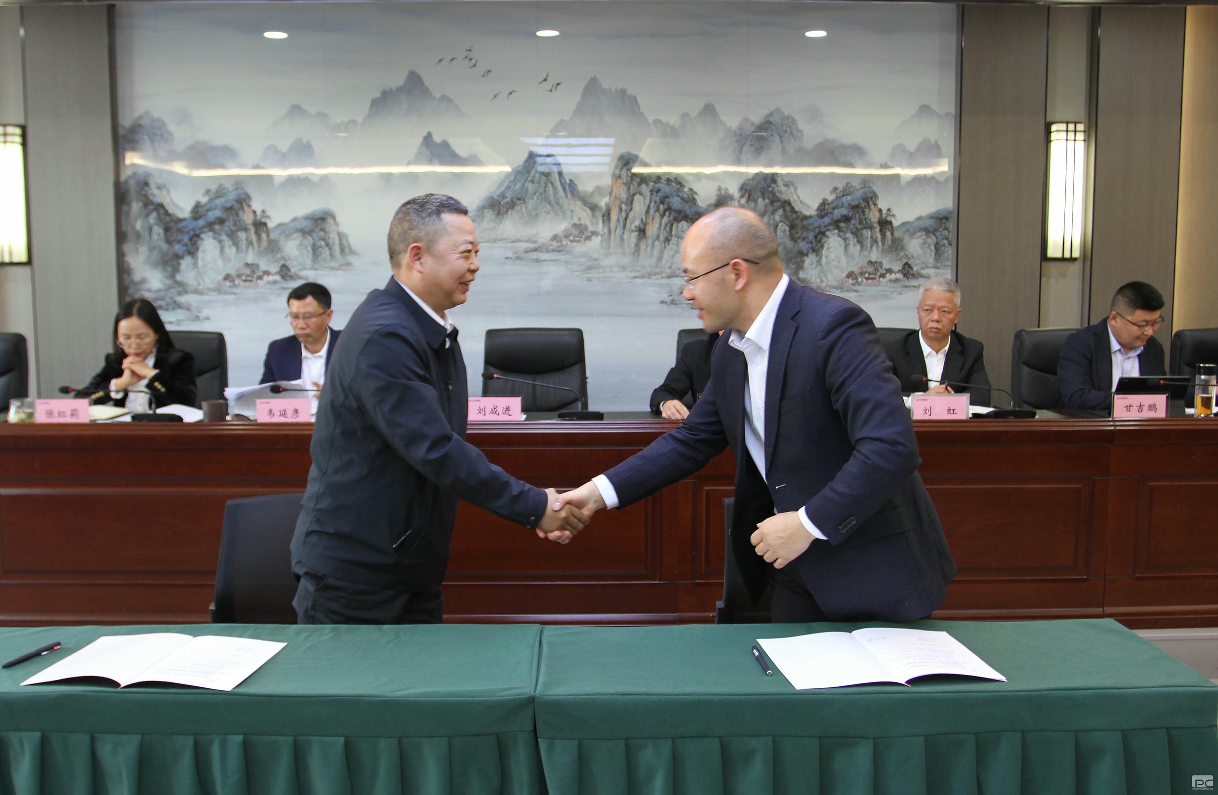 �۲��á�(�й���)���޹�˾����