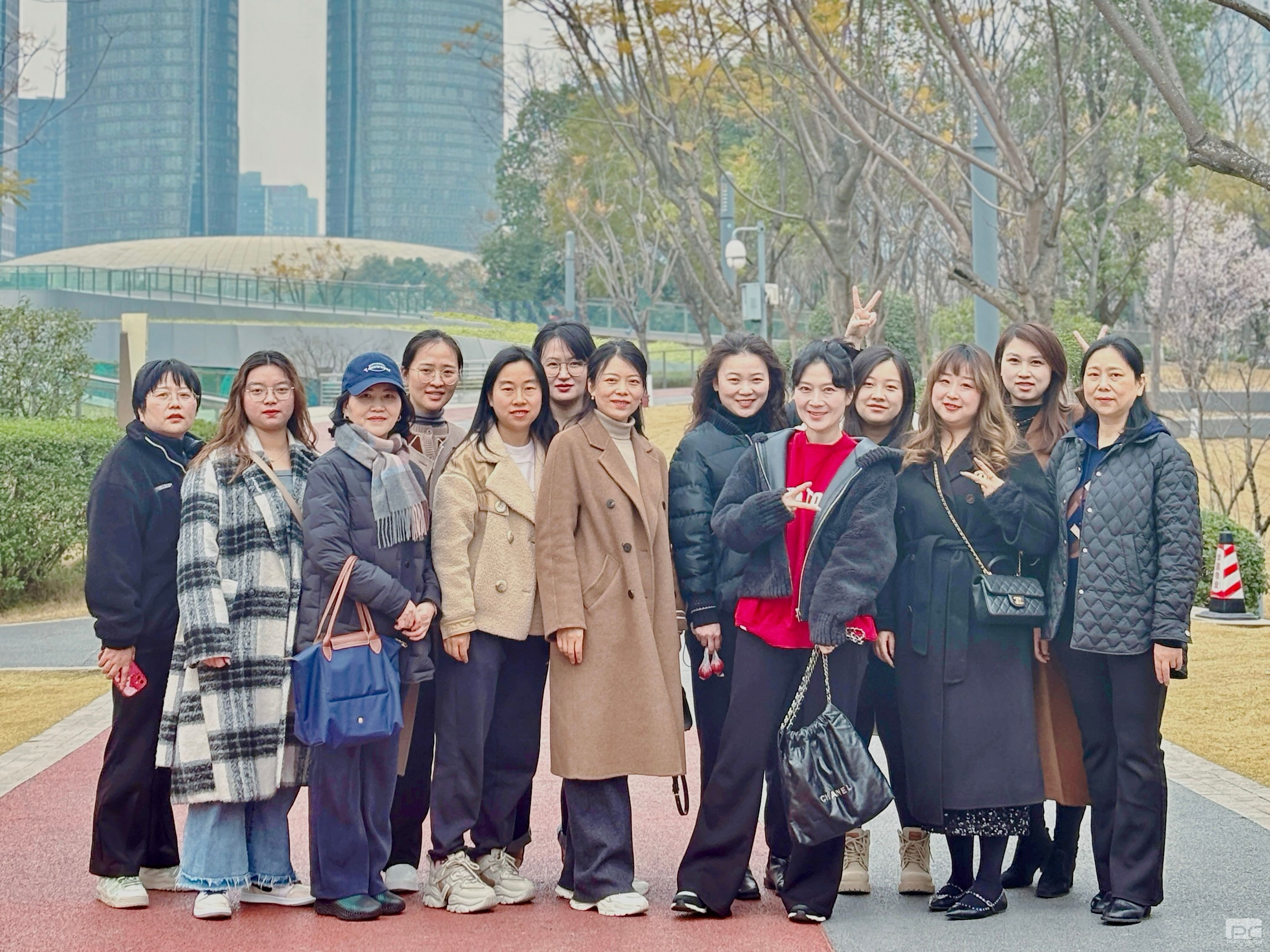 �۲��á�(�й���)���޹�˾����