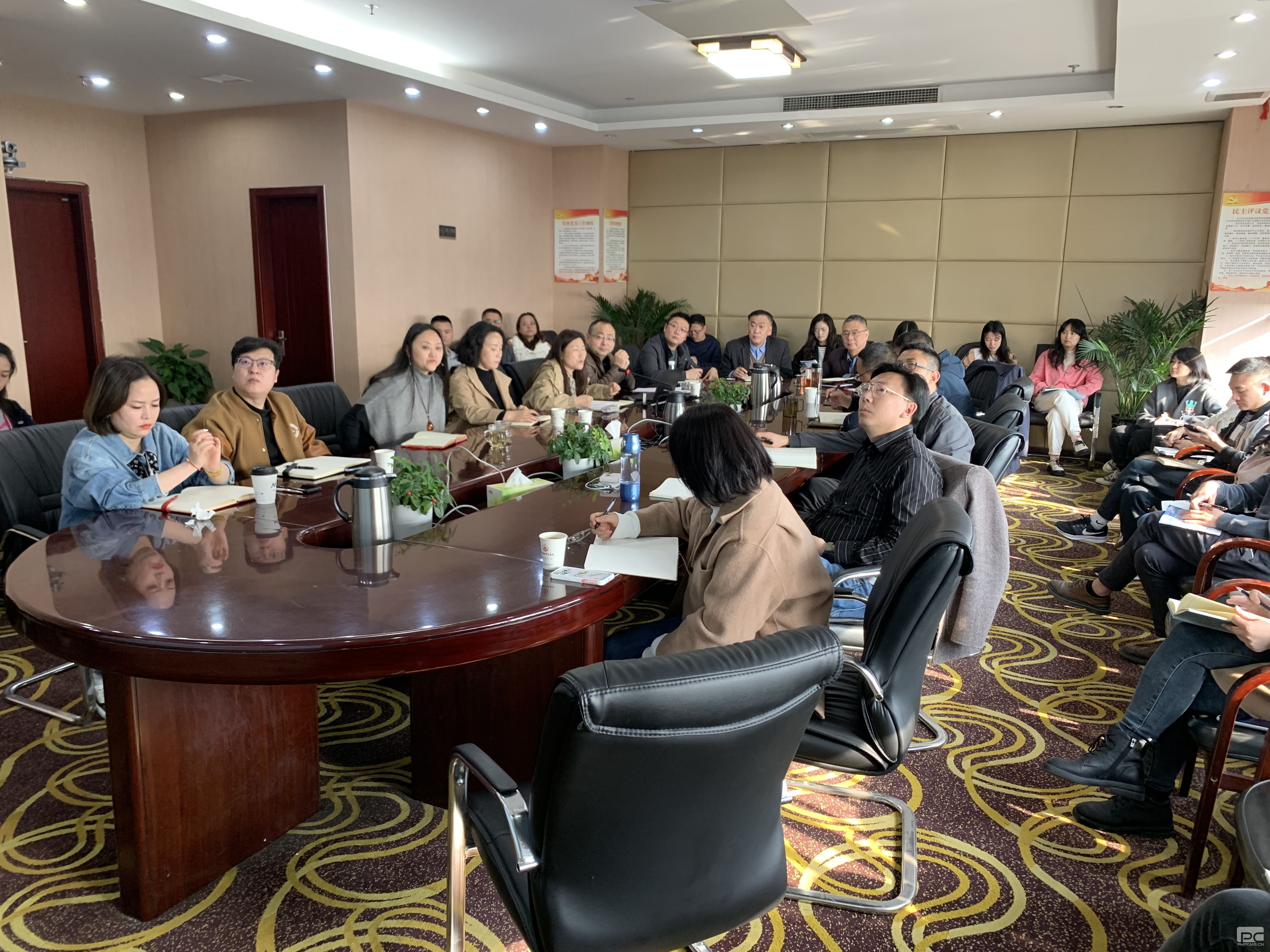 �۲��á�(�й���)���޹�˾����