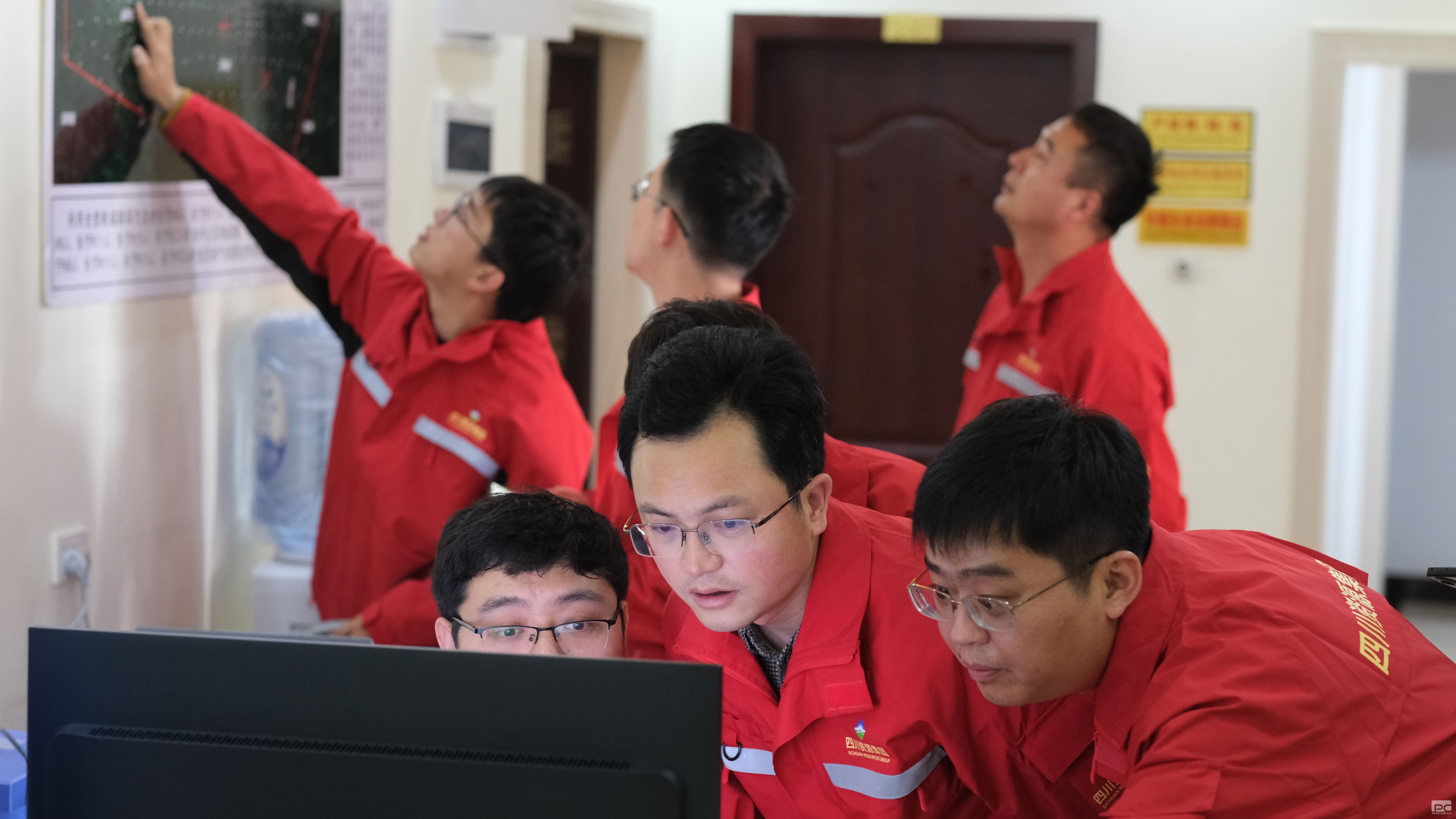 �۲��á�(�й���)���޹�˾����