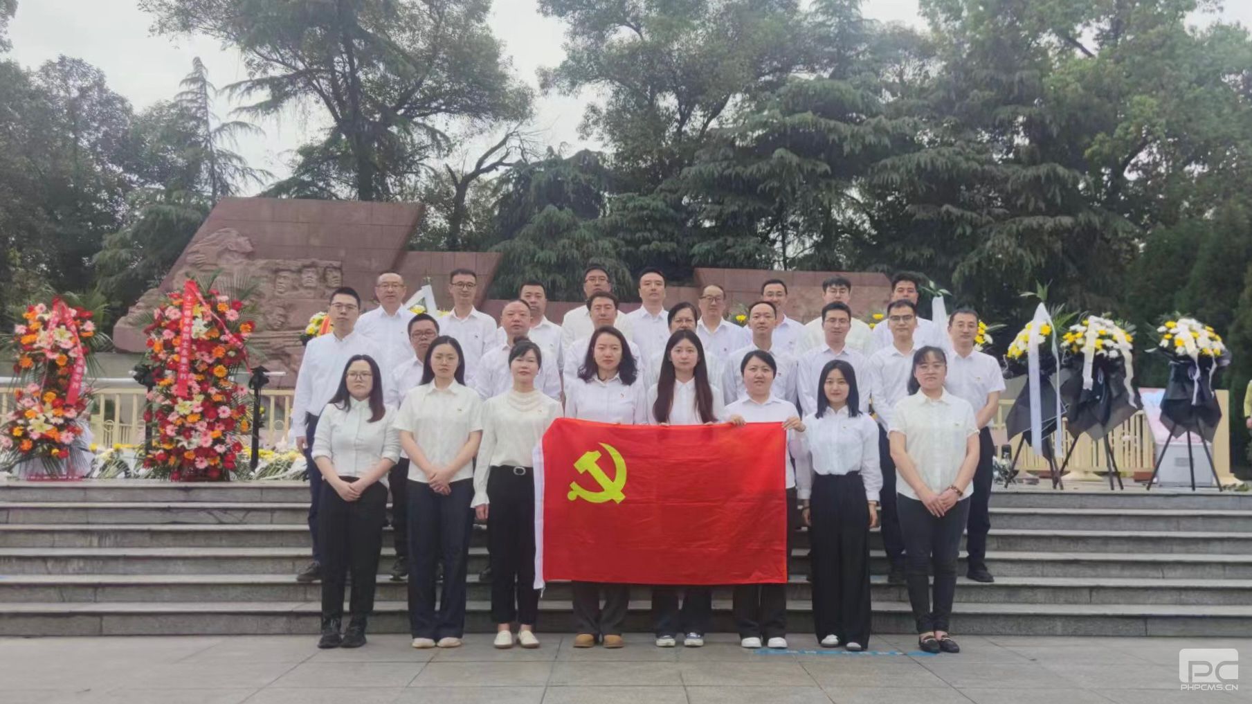 �츮��Ͷ��֯��չ���廳�������� ����Ӣ�Ҿ������⵳���˶�