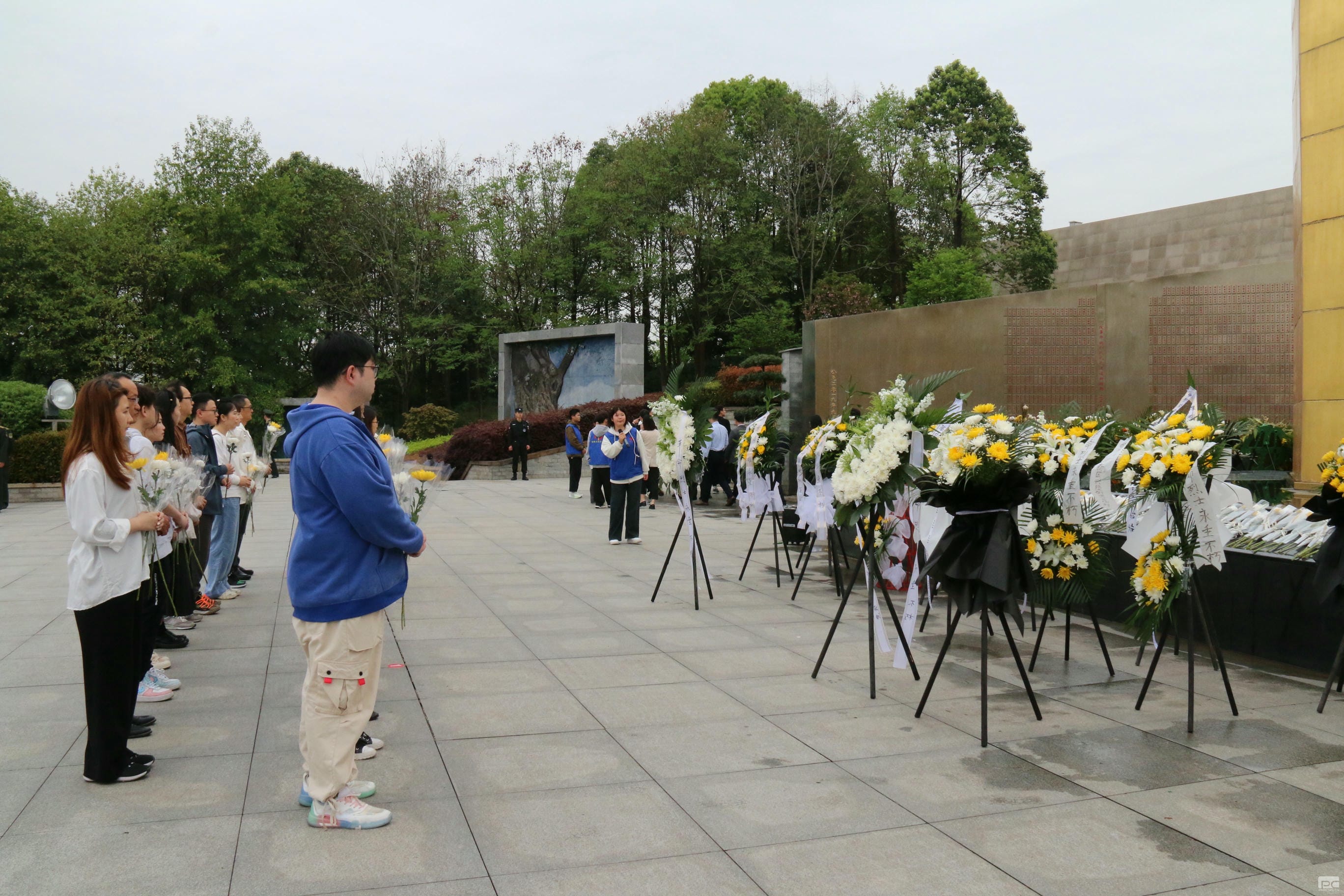 �۲��á�(�й���)���޹�˾����