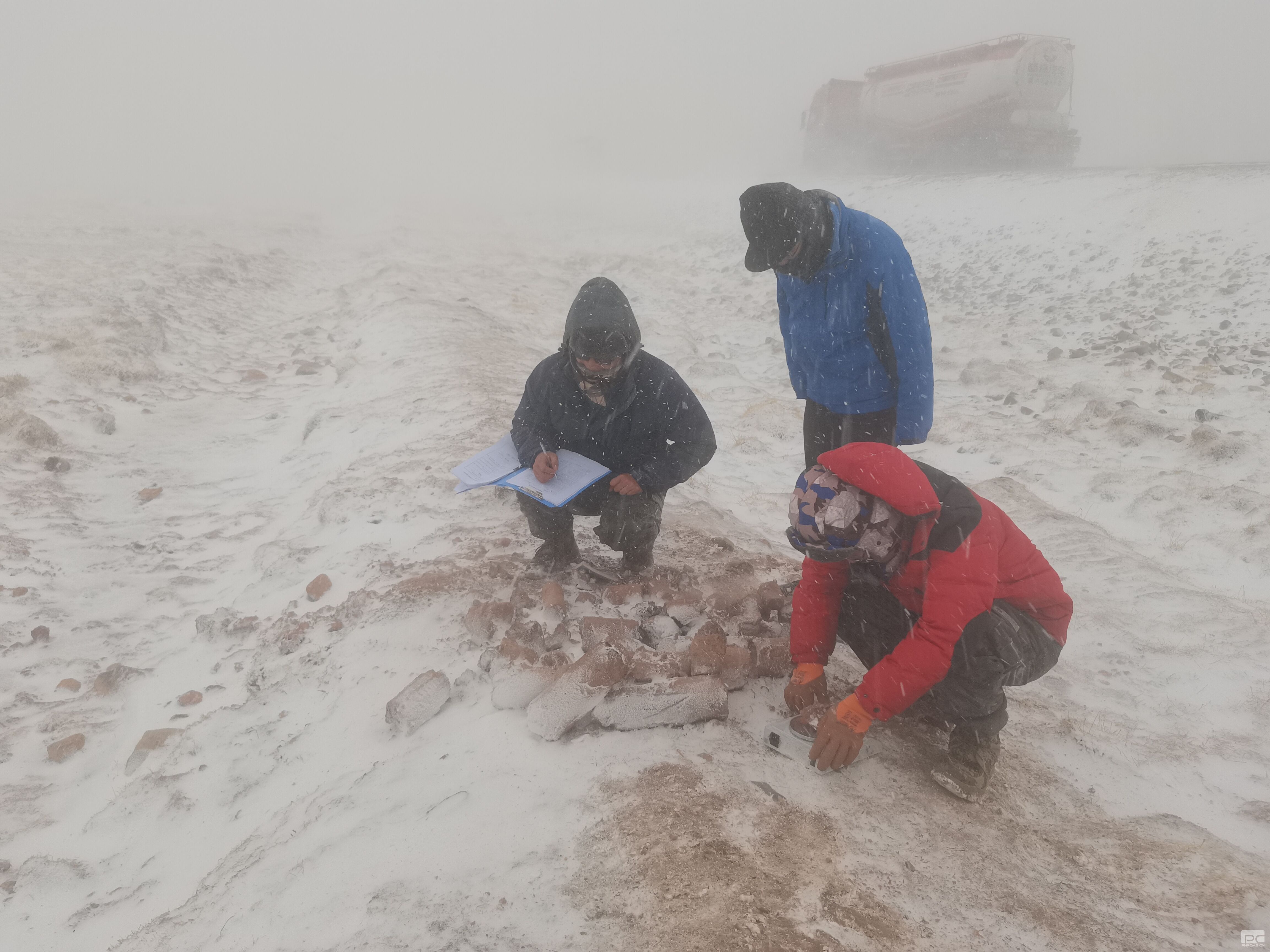 �۲��á�(�й���)���޹�˾����