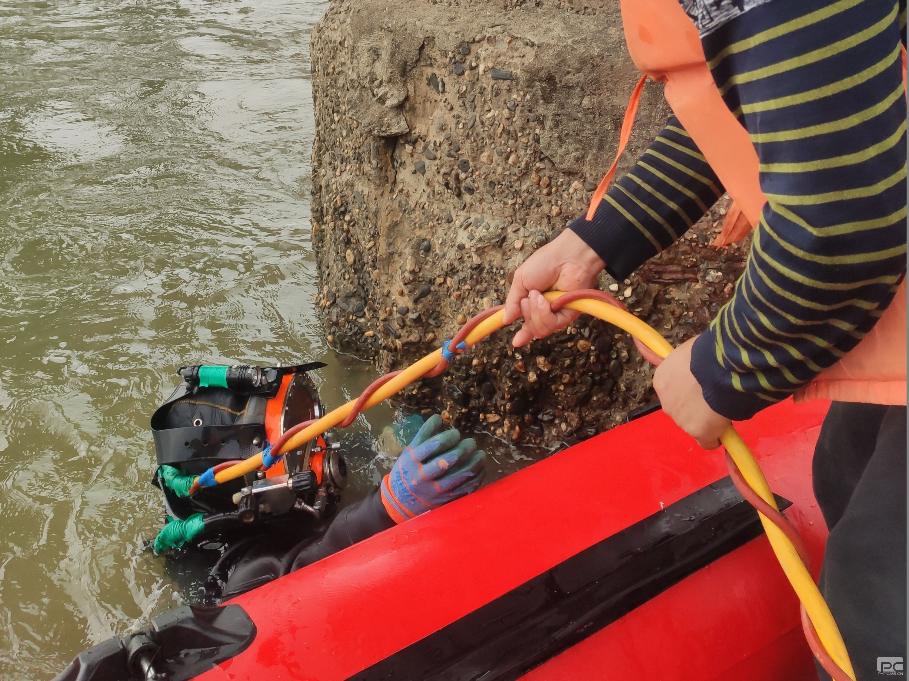 �۲��á�(�й���)���޹�˾����