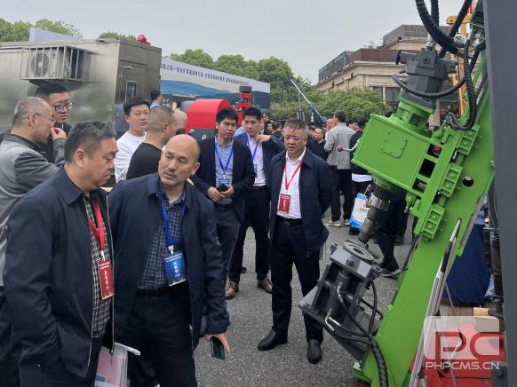 �۲��á�(�й���)���޹�˾����