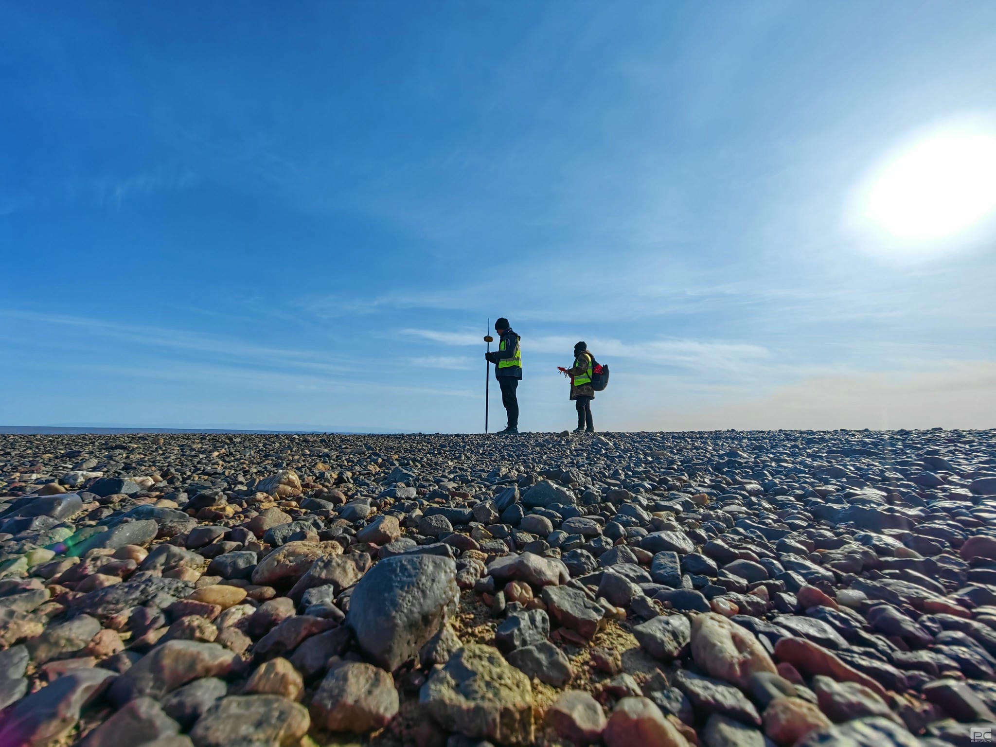 �۲��á�(�й���)���޹�˾����