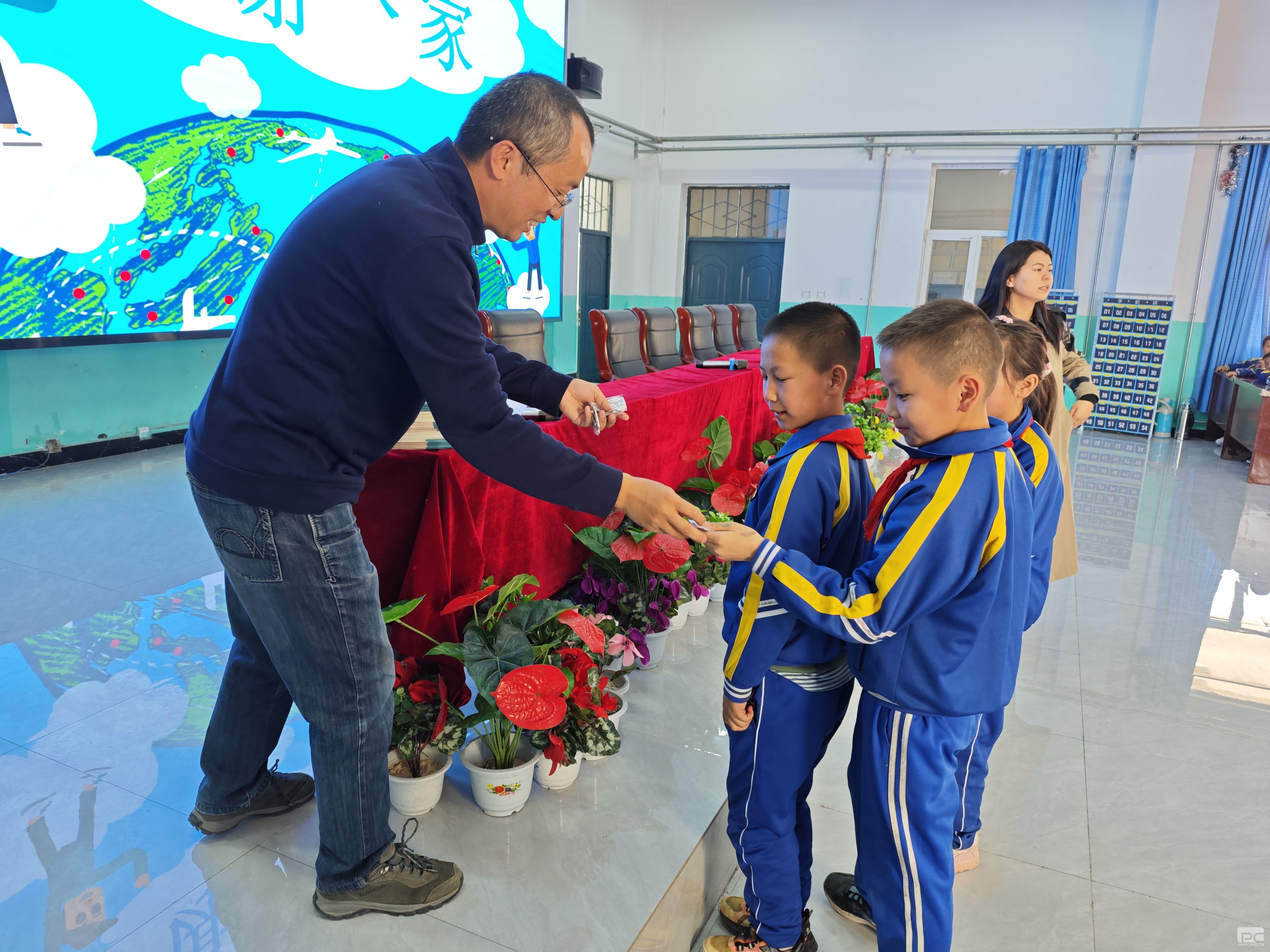 �۲��á�(�й���)���޹�˾����