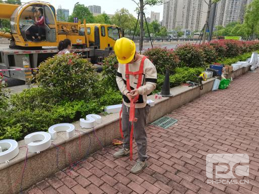 �۲��á�(�й���)���޹�˾����