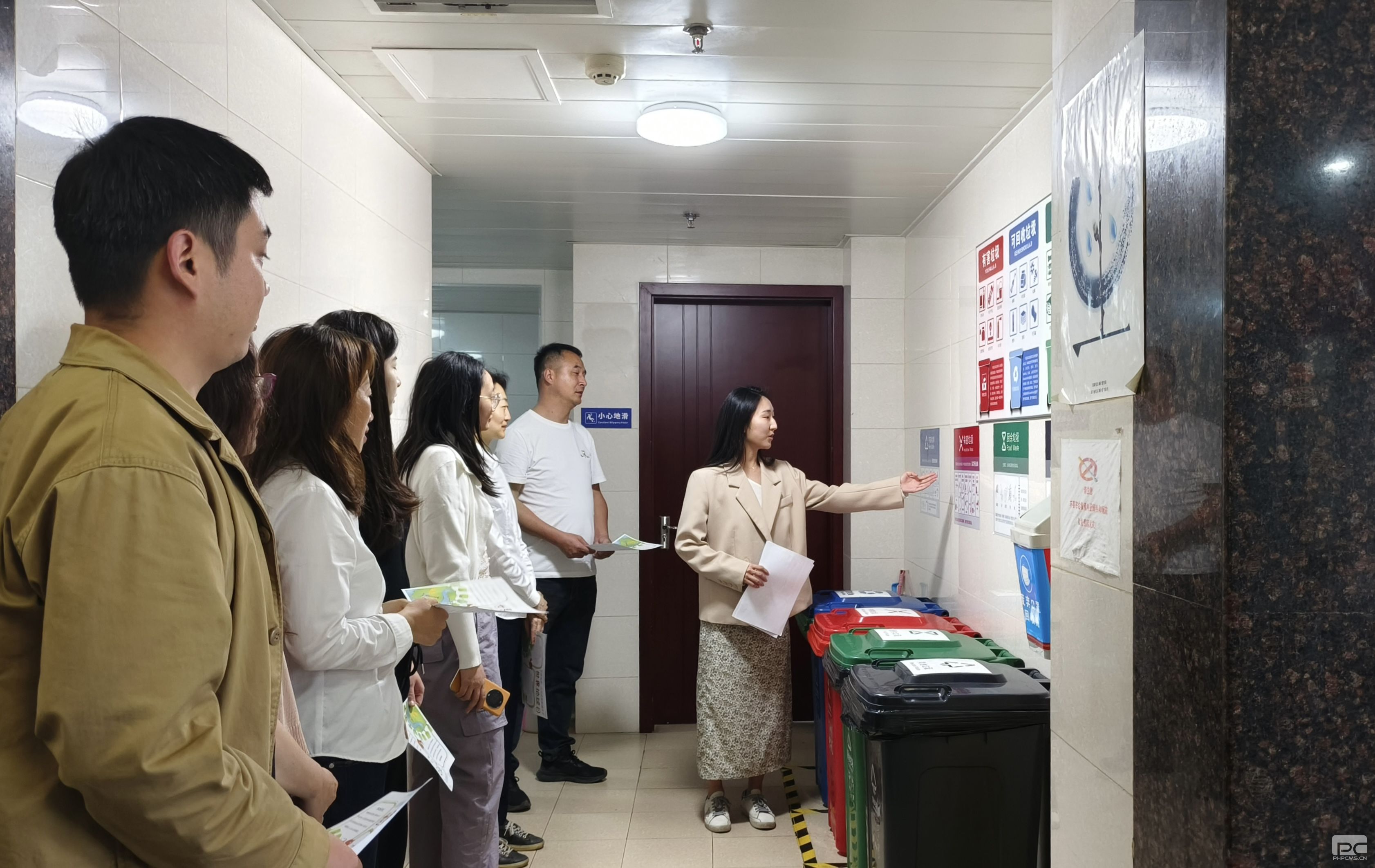 �۲��á�(�й���)���޹�˾����