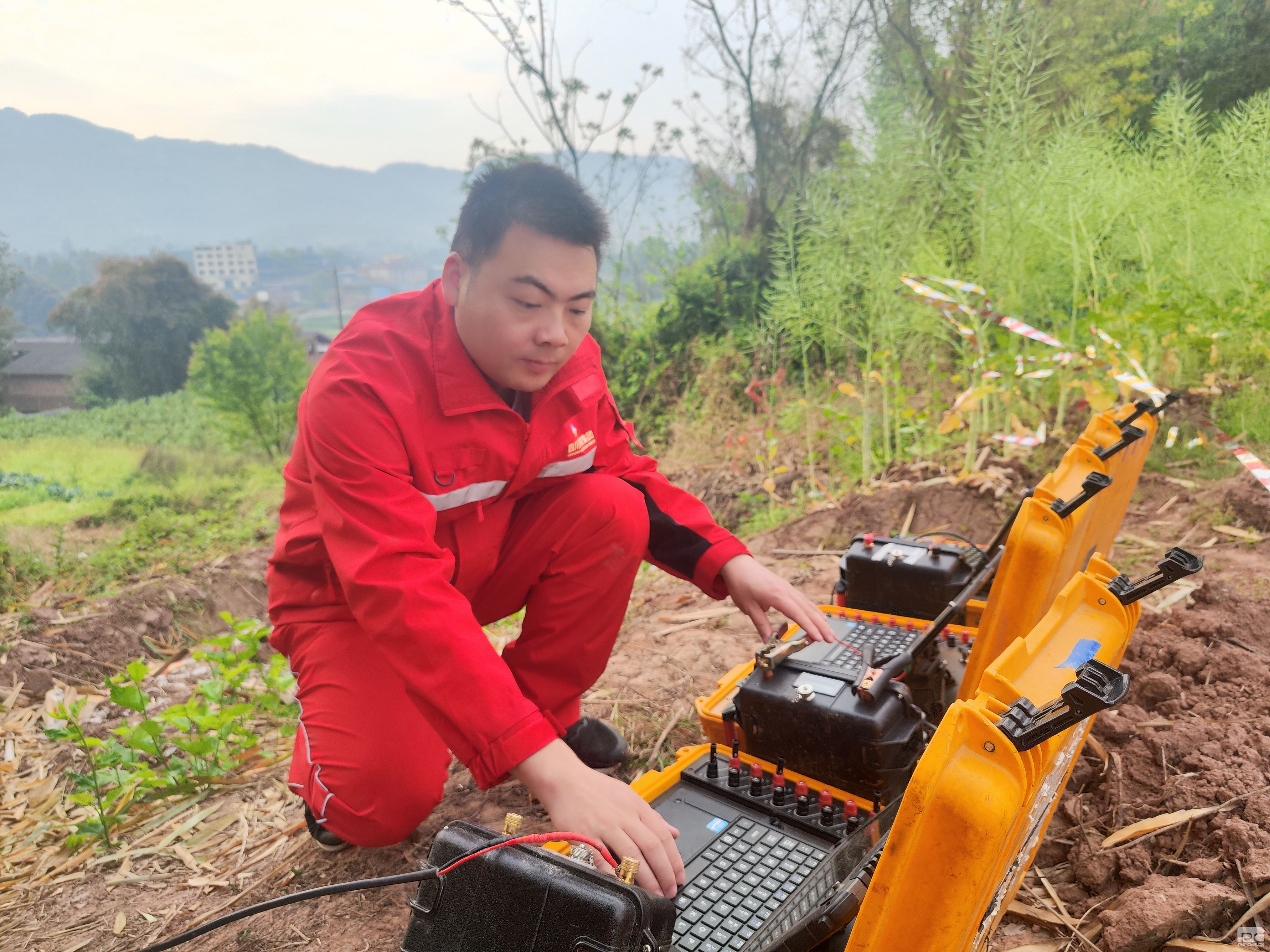 �۲��á�(�й���)���޹�˾����