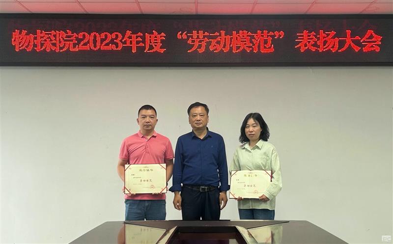 ��ģ������һ�ߴ���