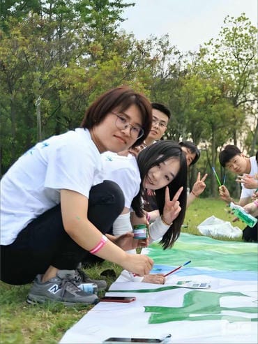 �۲��á�(�й���)���޹�˾����