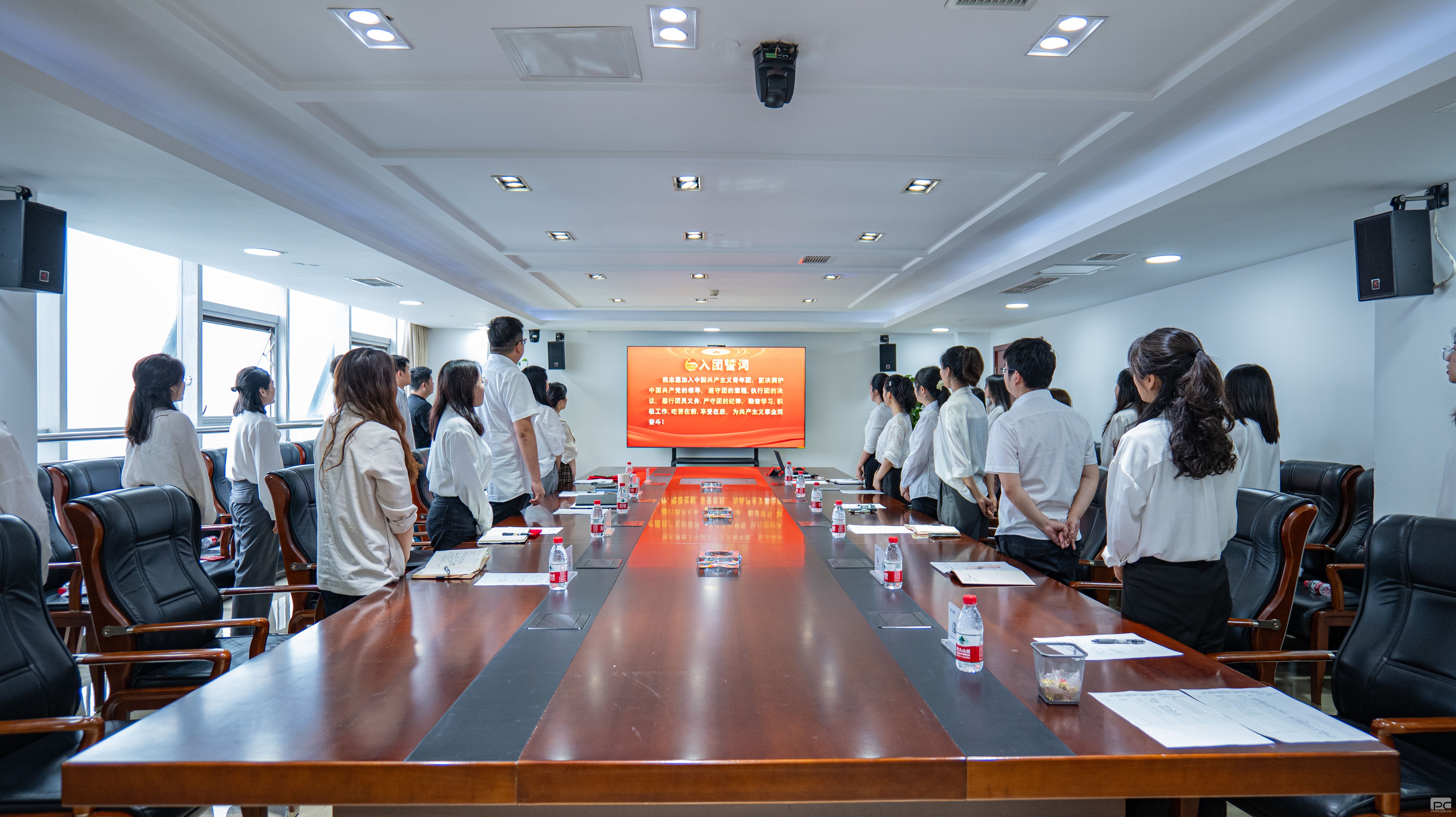 �۲��á�(�й���)���޹�˾����