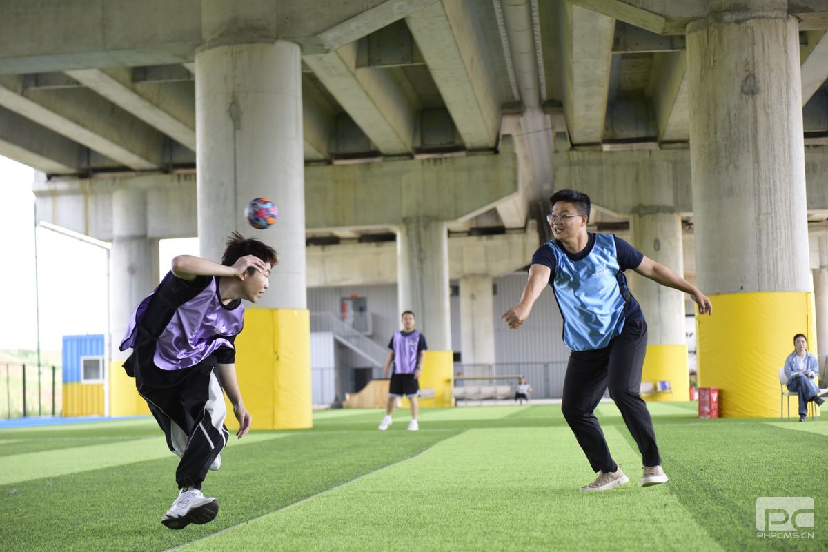 �۲��á�(�й���)���޹�˾����