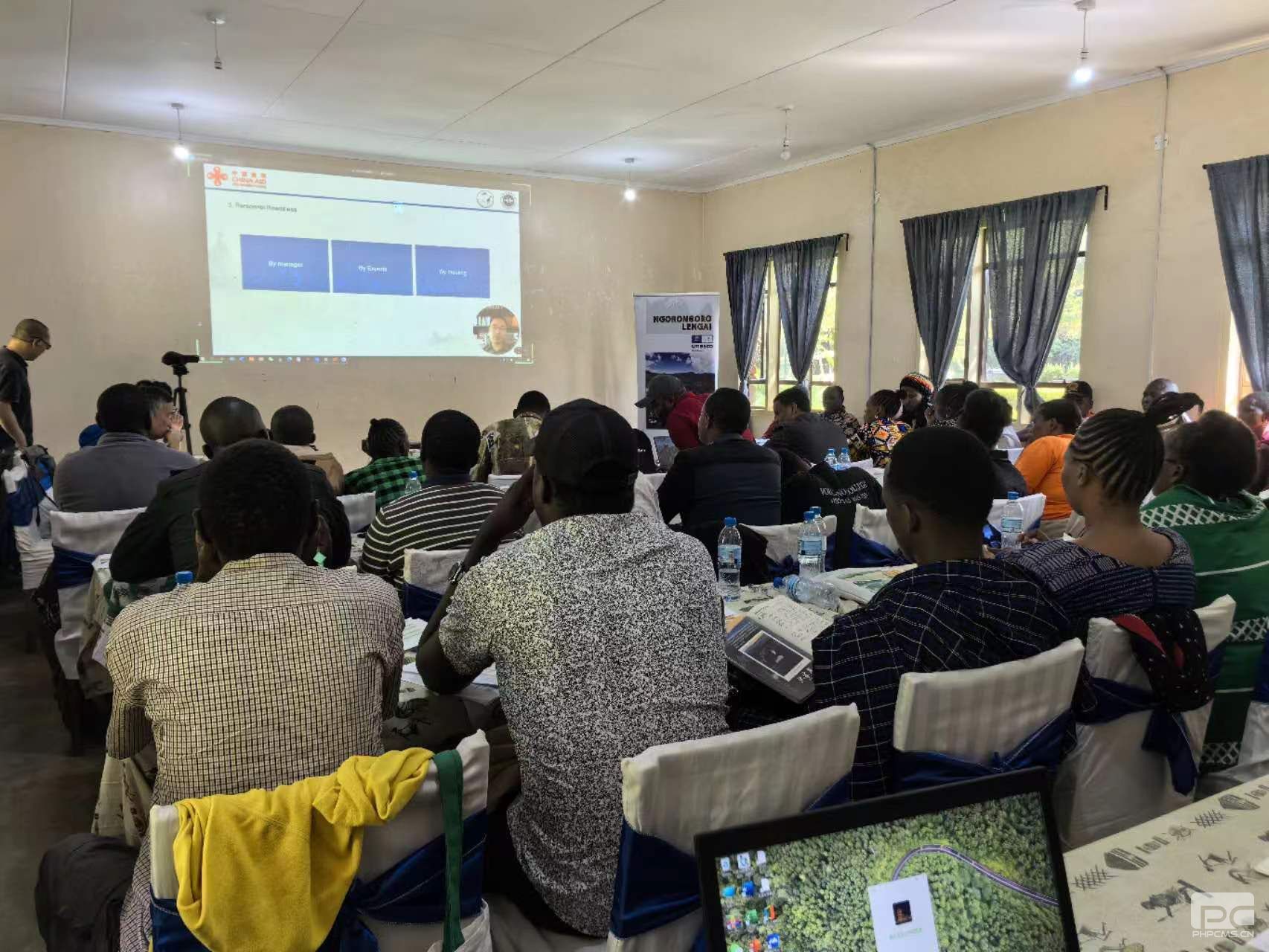 �۲��á�(�й���)���޹�˾����