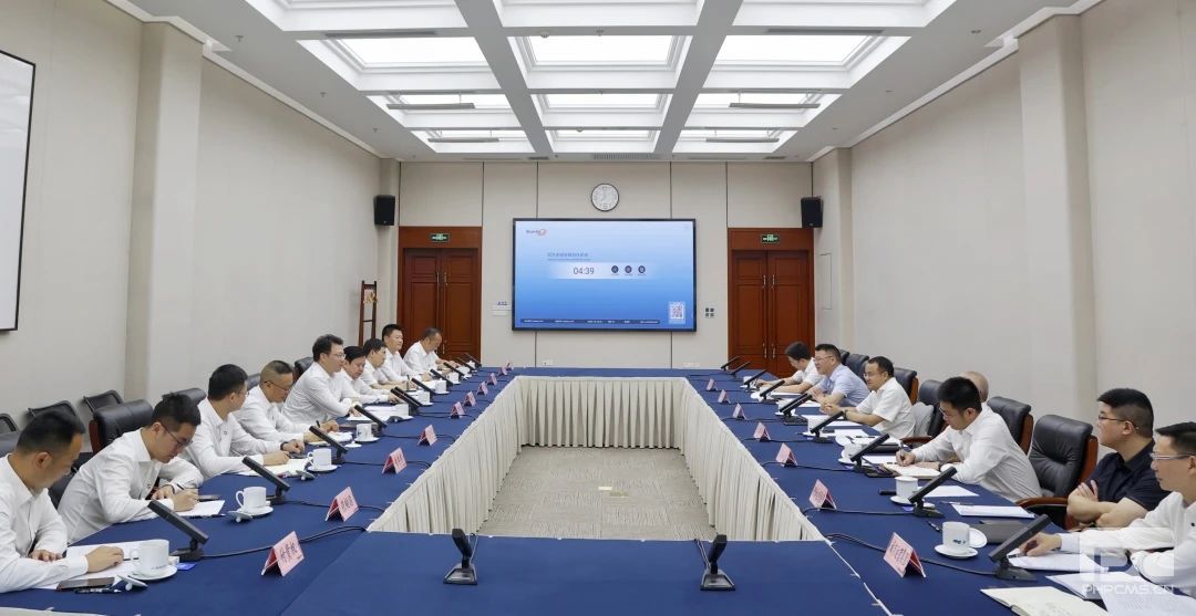 ���Ÿ������������ί����̸����