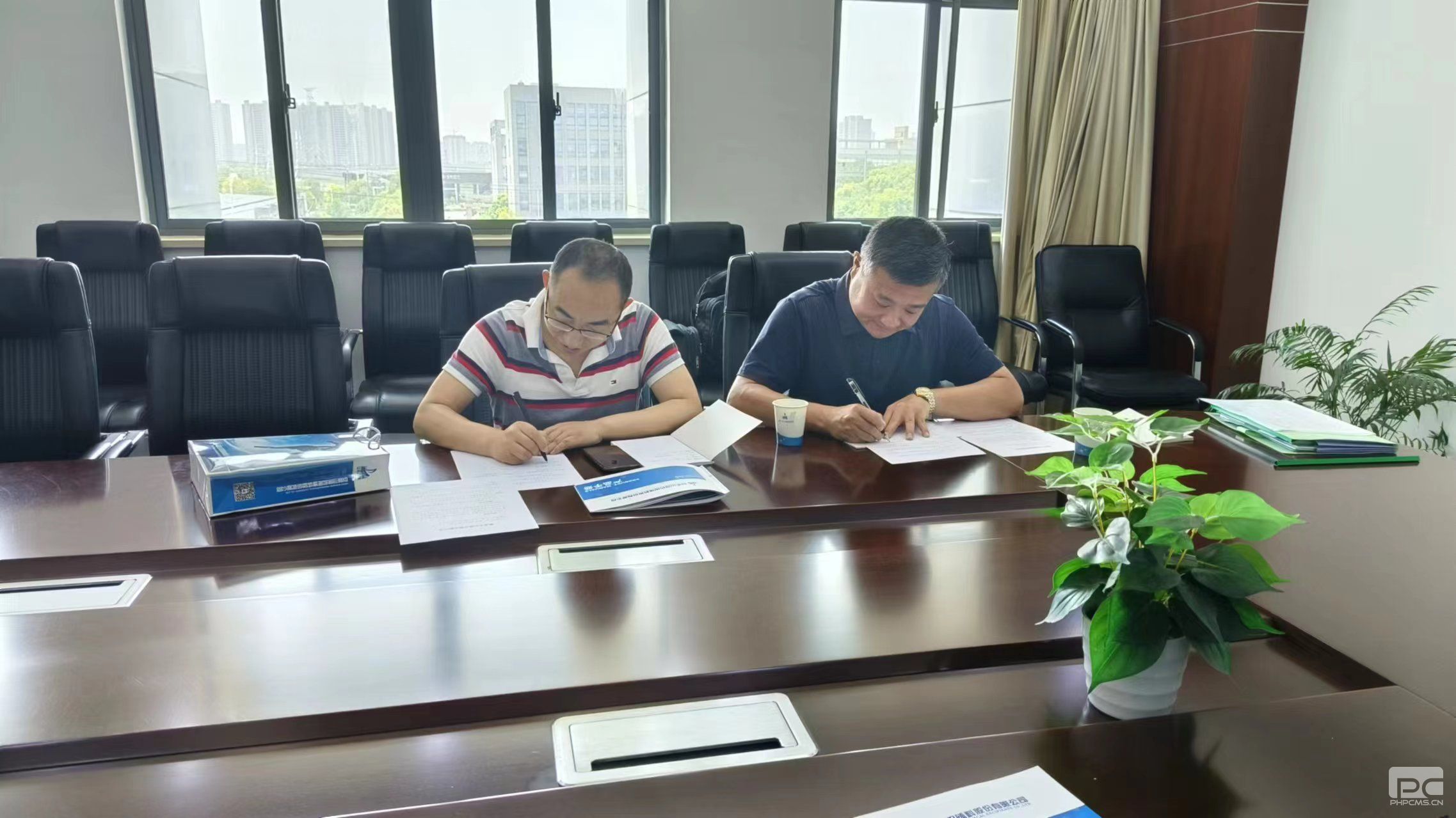 �۲��á�(�й���)���޹�˾����