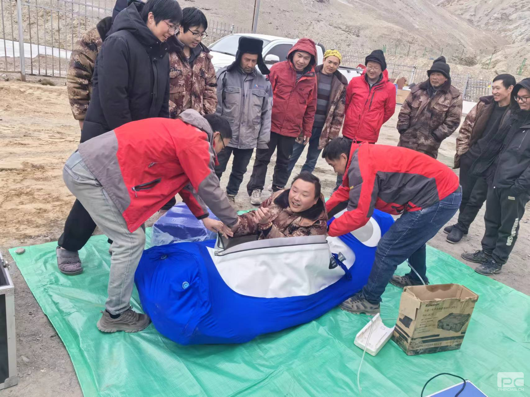 �۲��á�(�й���)���޹�˾����