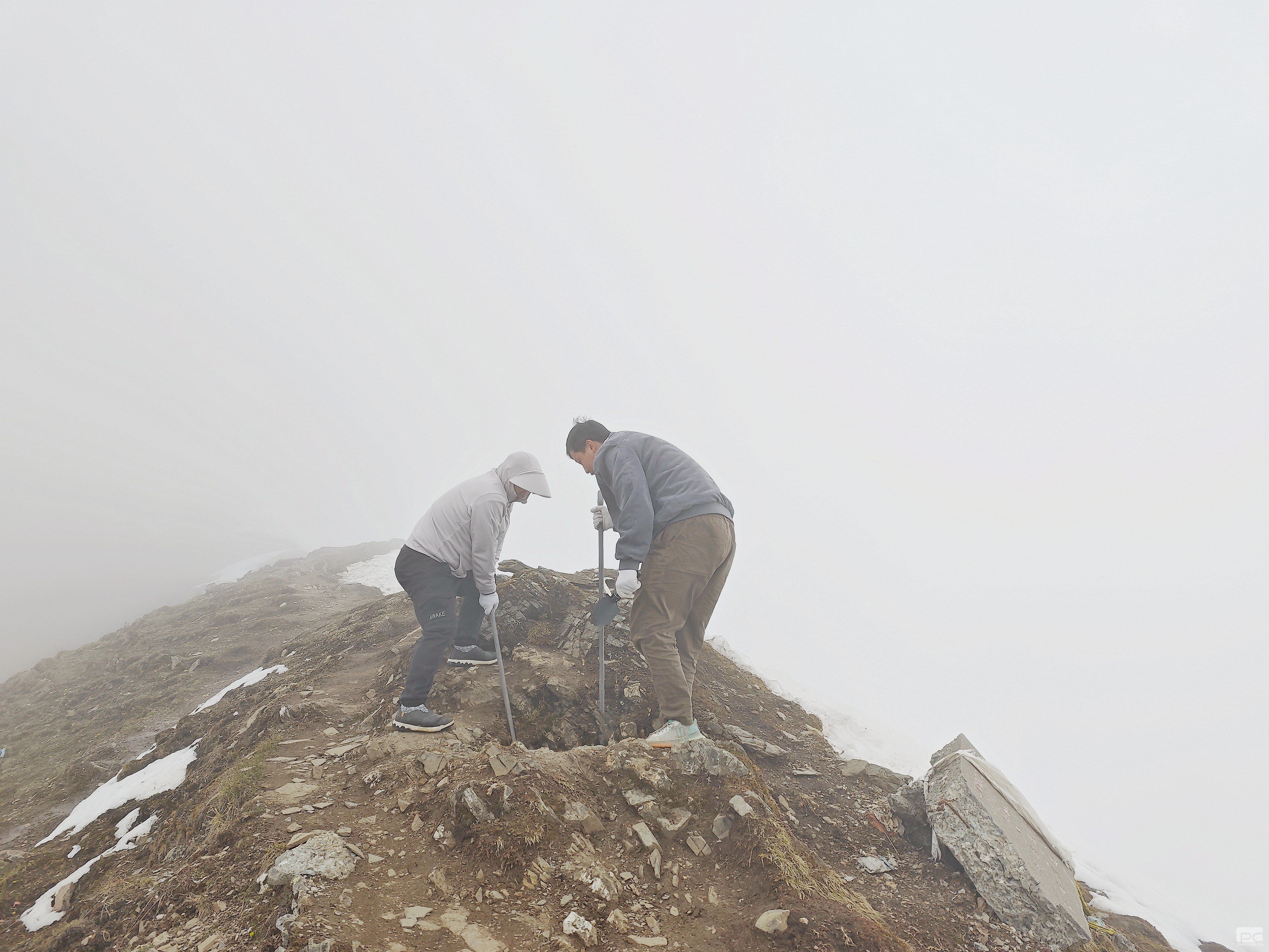 �۲��á�(�й���)���޹�˾����