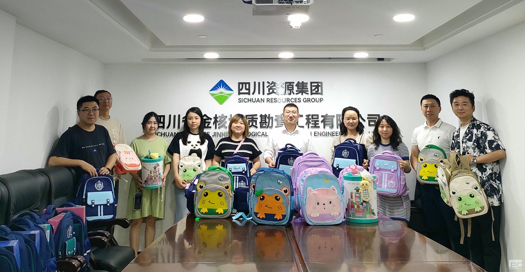 ��˵ؿ���˾��֯��չ��ͯ�ķ��� ������������ͯ�ڹذ��˶�