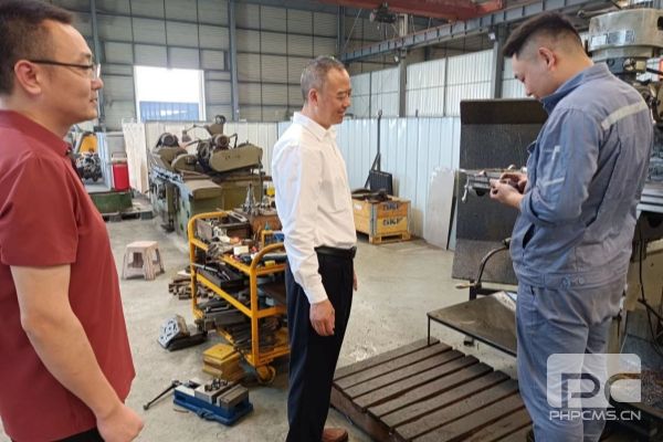 �۲��á�(�й���)���޹�˾����