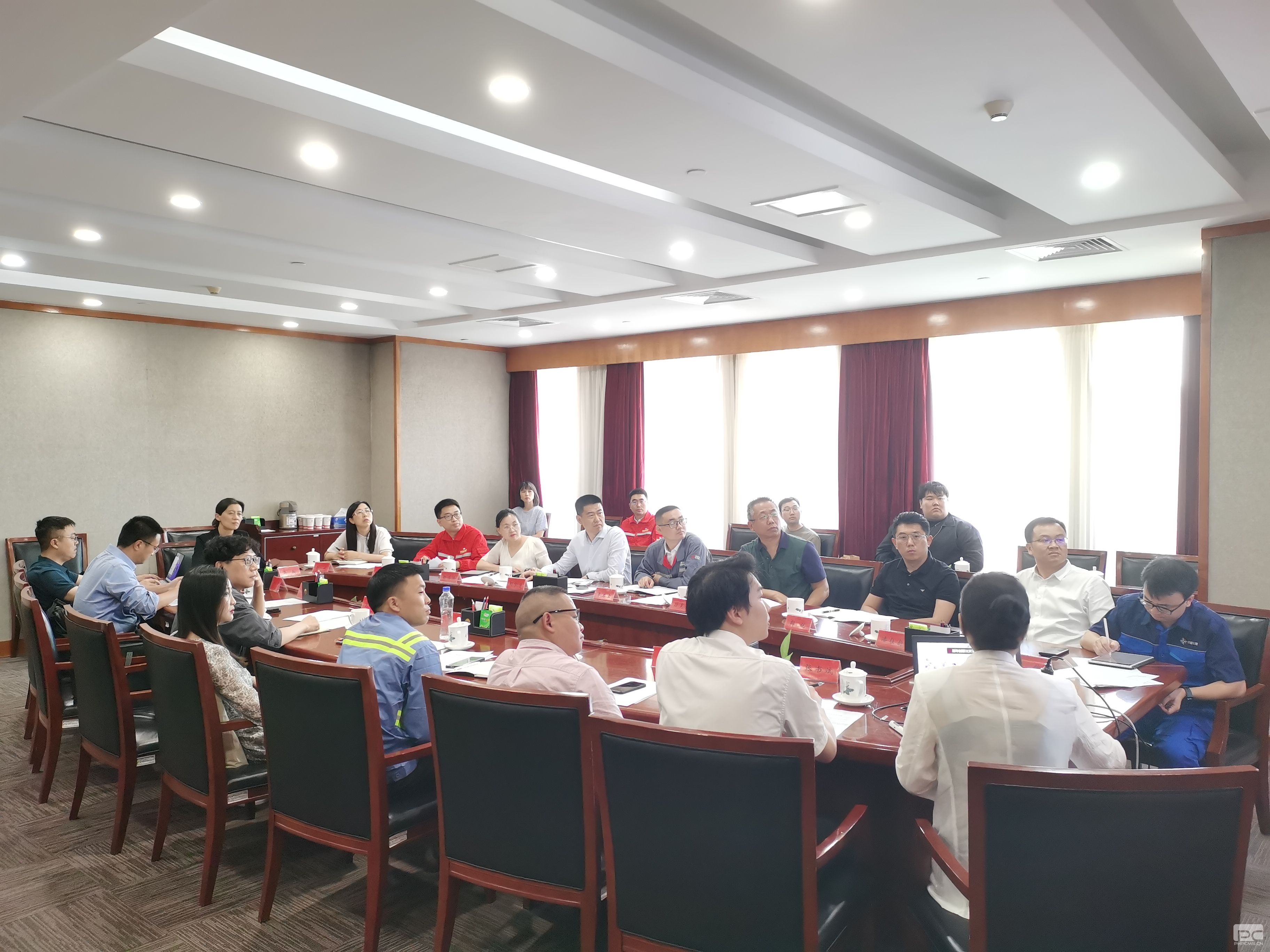 �۲��á�(�й���)���޹�˾����