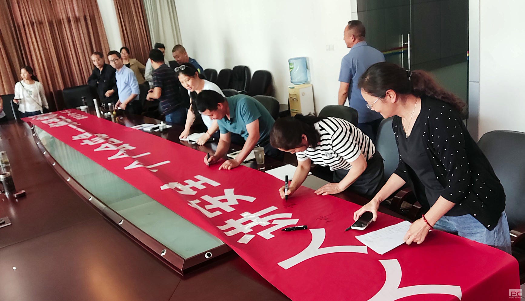 �۲��á�(�й���)���޹�˾����