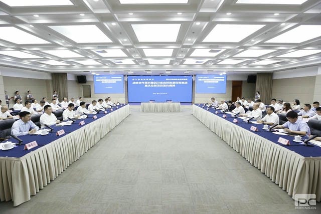 ���á�˫�Ǽǡ� ͬı��ƪ�£��۲����������� ��������ѧ�����������ǩ��ս������Э�� �����ܲ����ƽ���