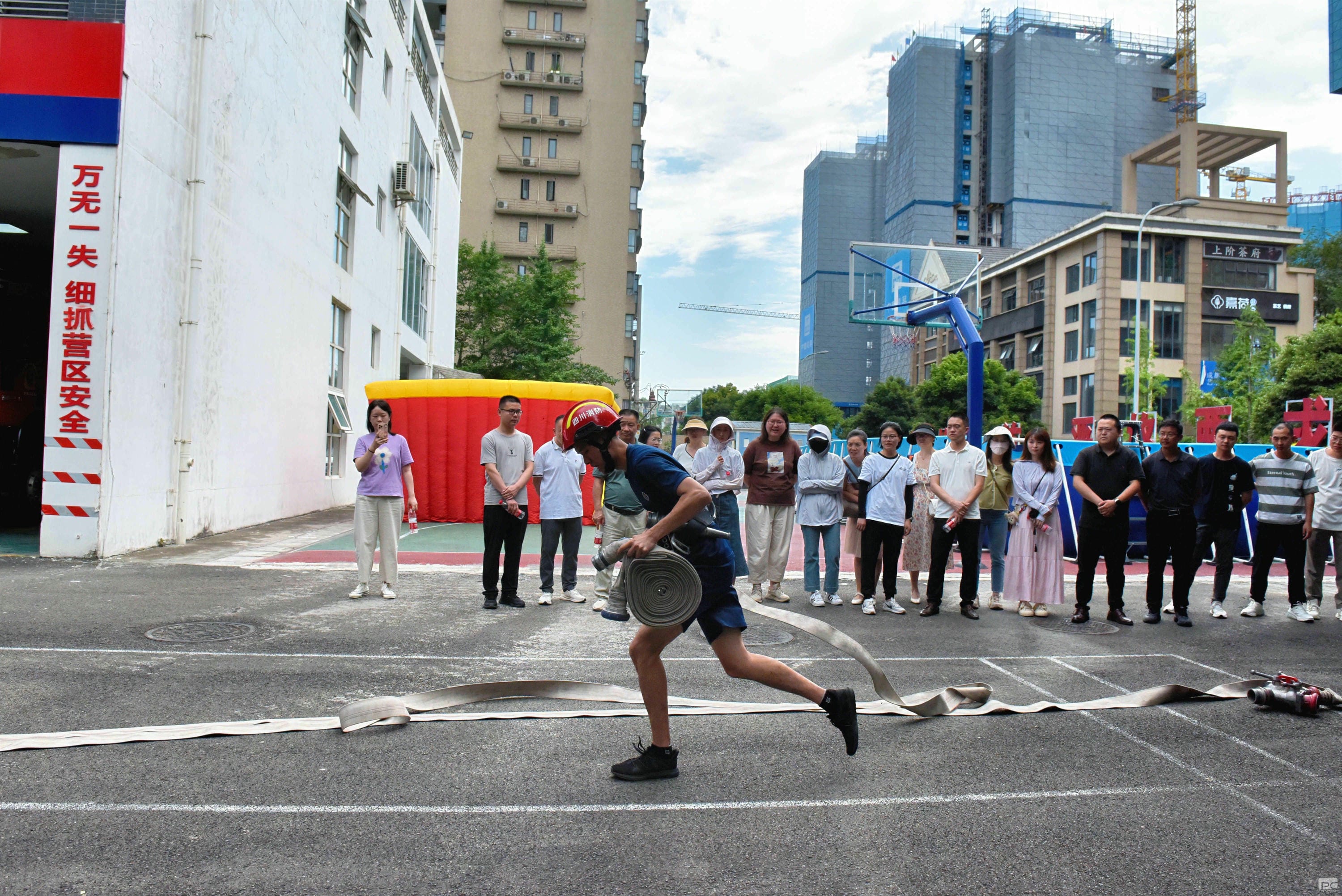 �۲��á�(�й���)���޹�˾����