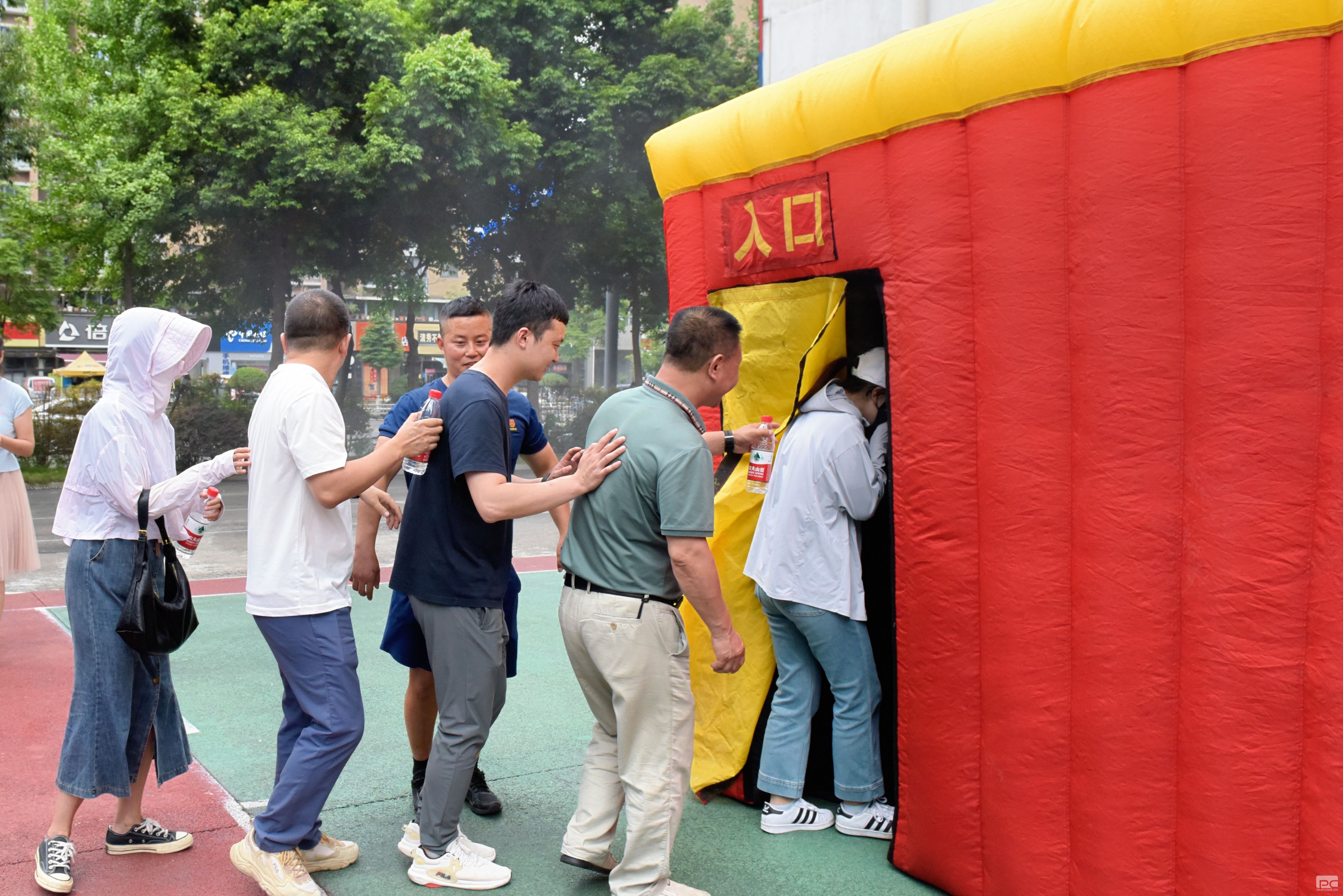 �۲��á�(�й���)���޹�˾����