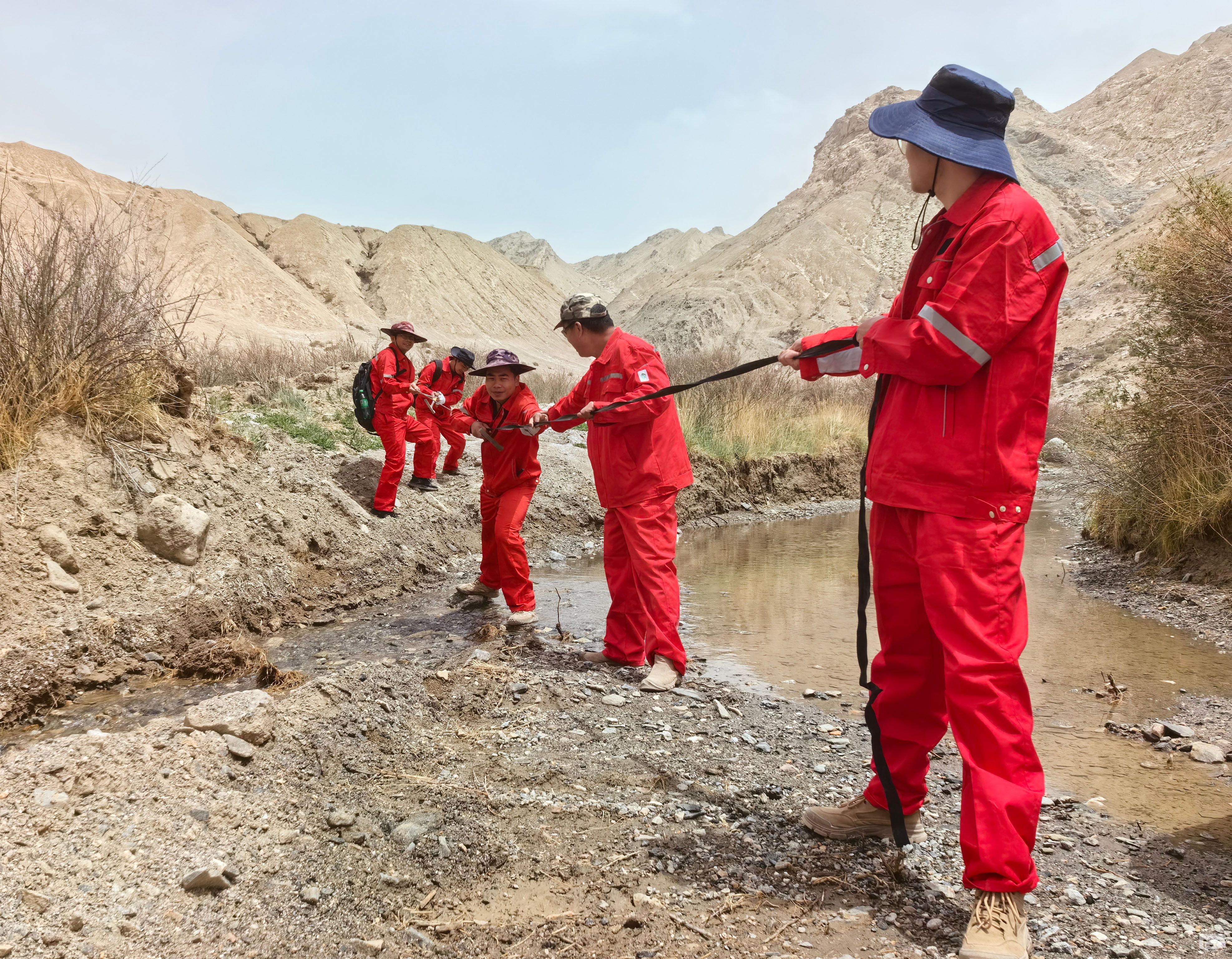 �۲��á�(�й���)���޹�˾����