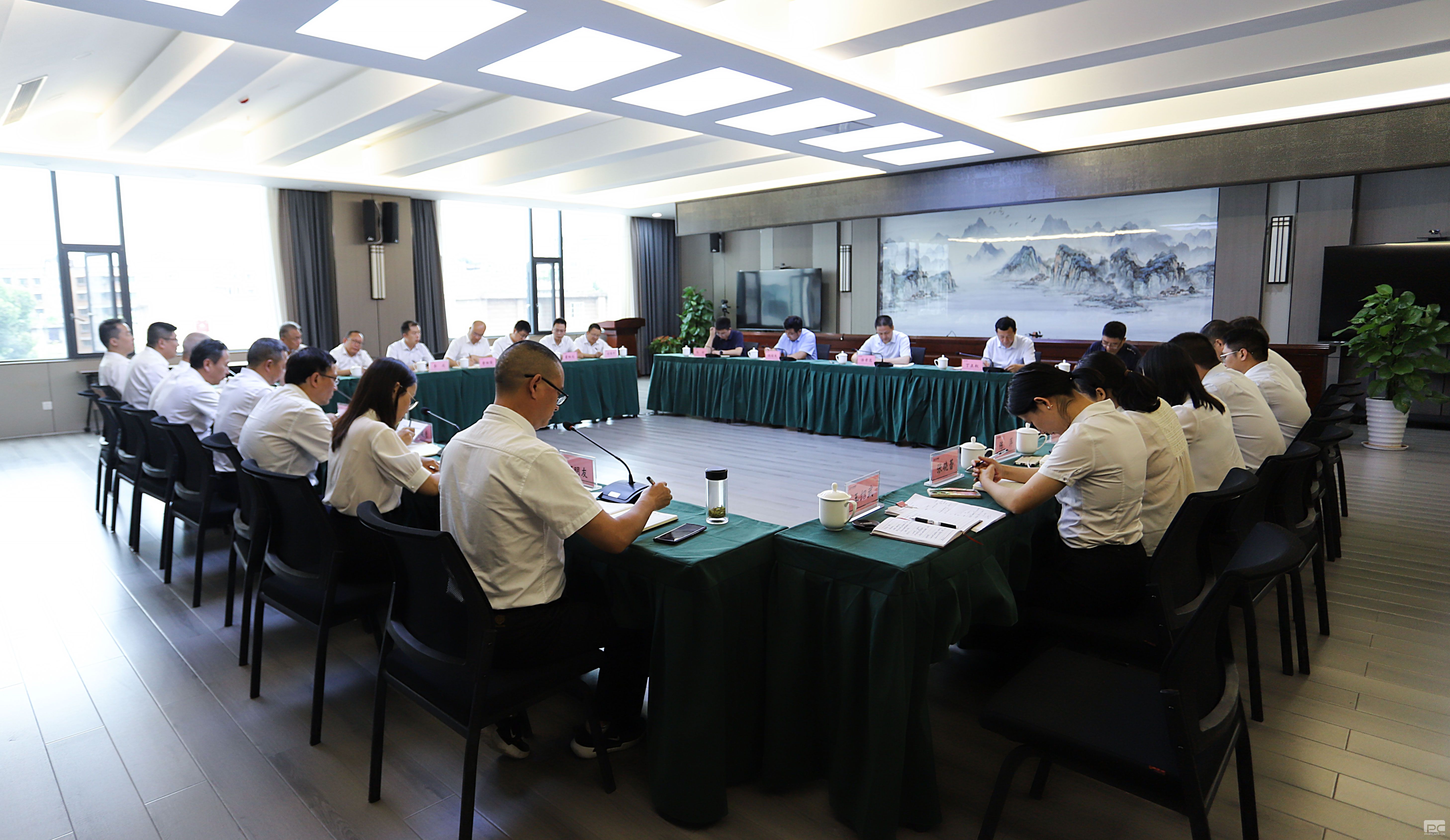 �۲��á�(�й���)���޹�˾����