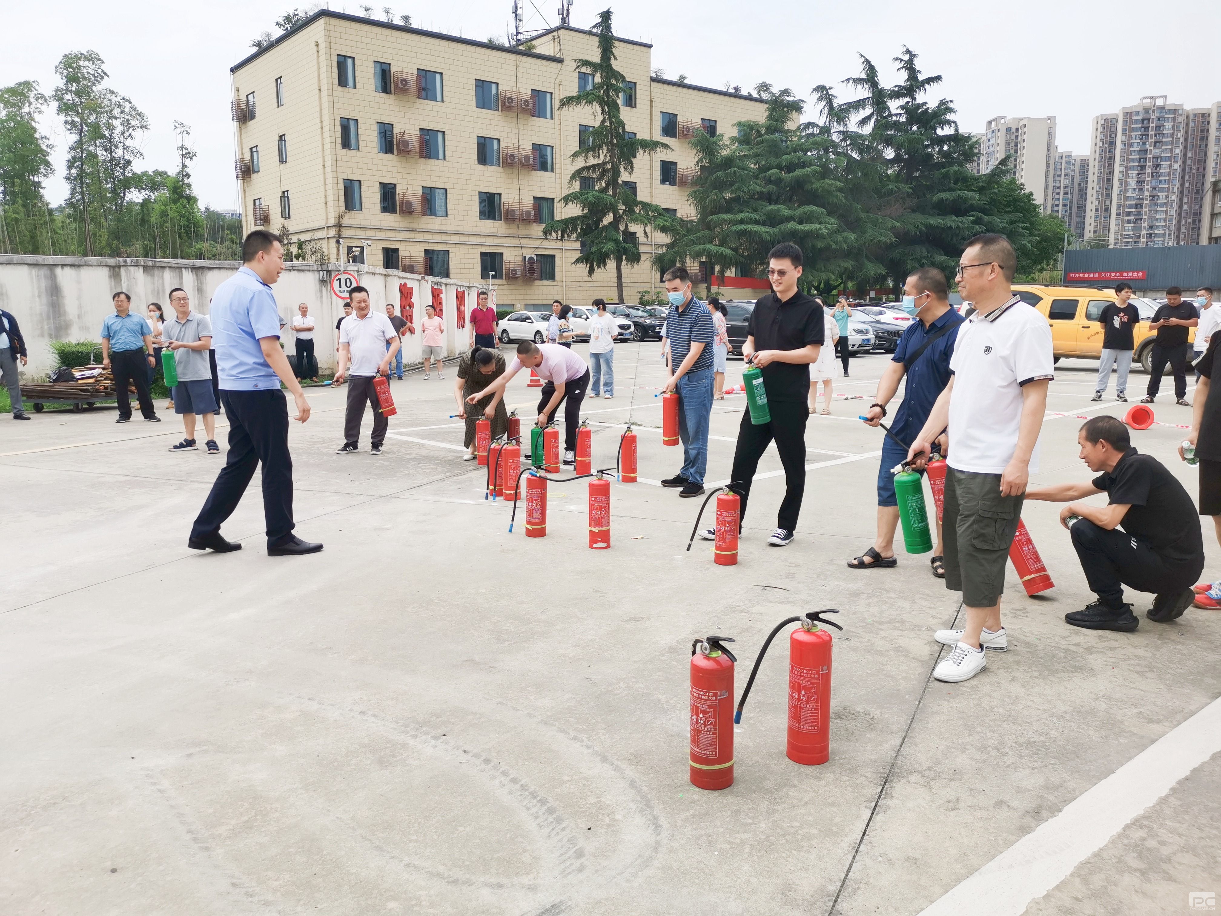 �۲��á�(�й���)���޹�˾����