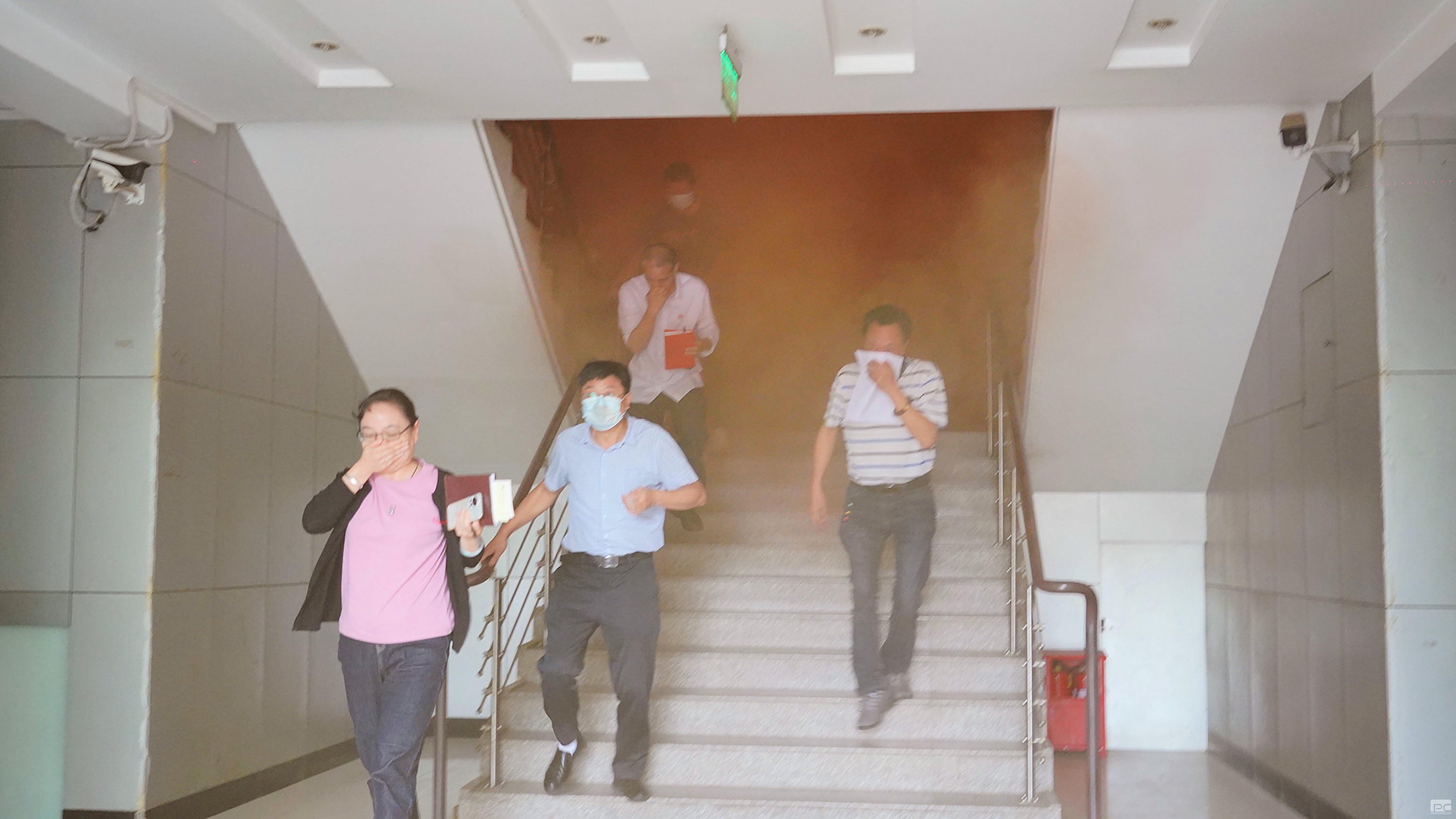 �۲��á�(�й���)���޹�˾����