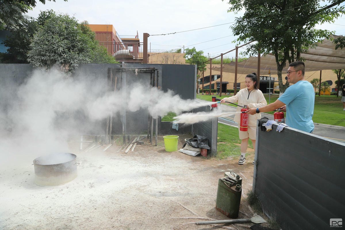 �۲��á�(�й���)���޹�˾����