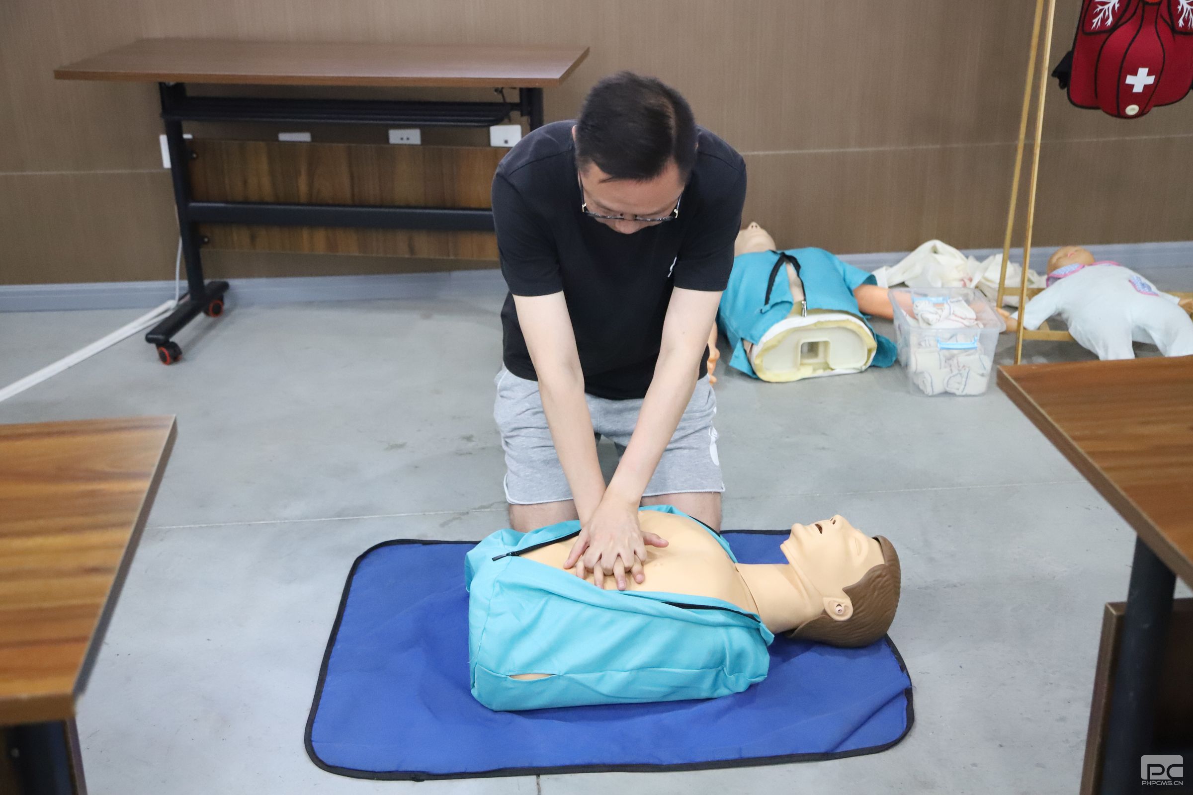 �۲��á�(�й���)���޹�˾����