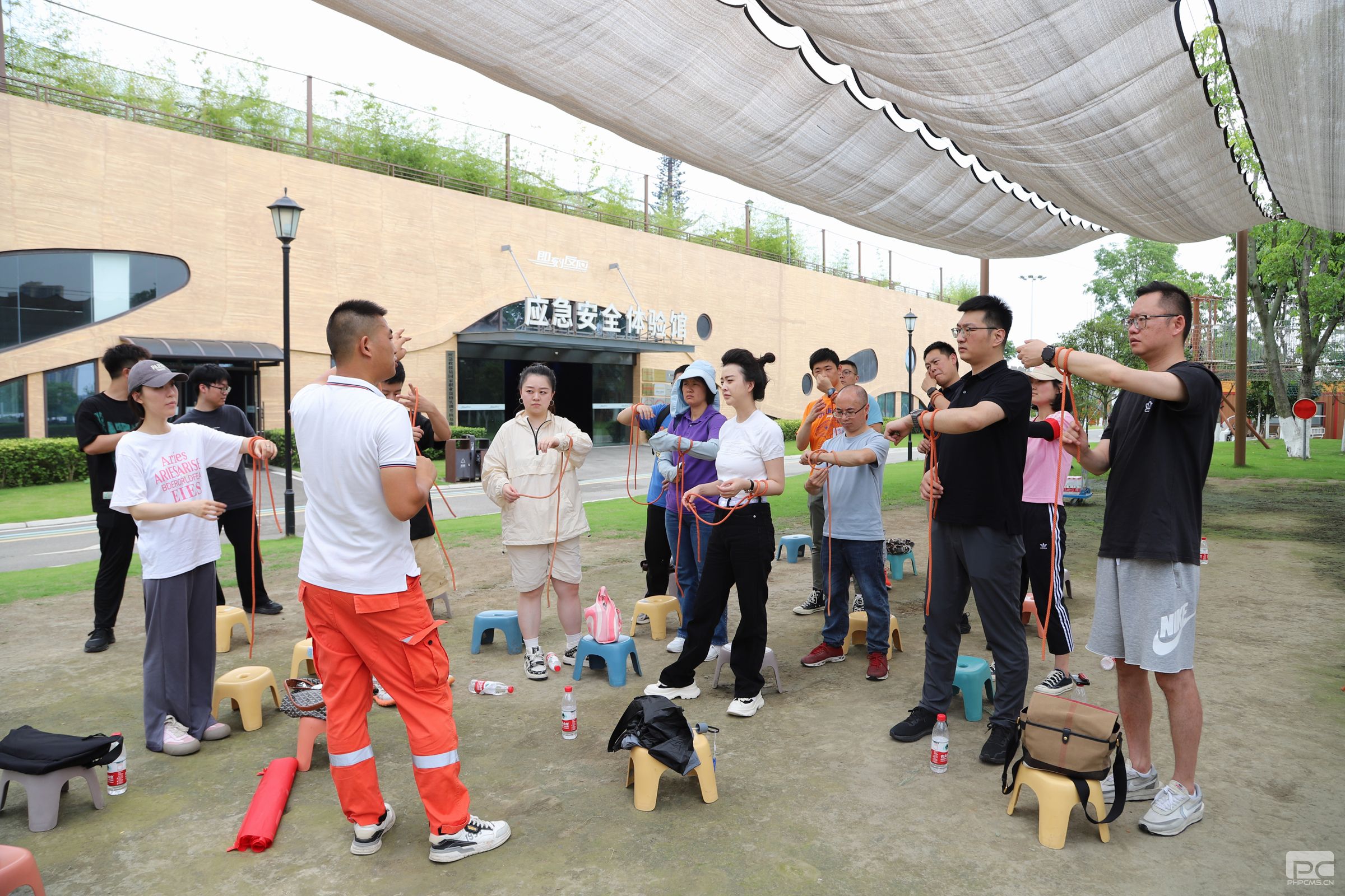 �۲��á�(�й���)���޹�˾����