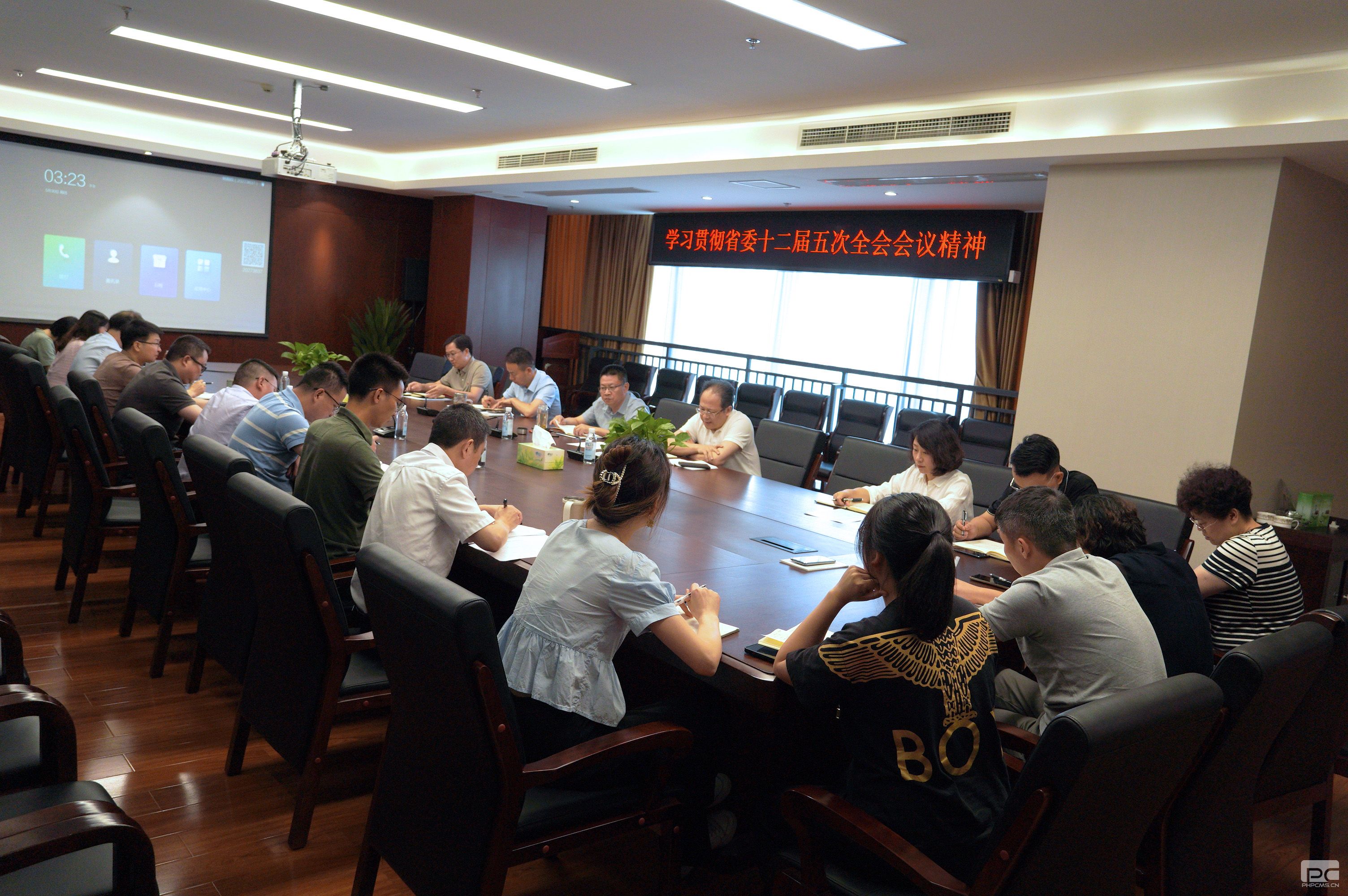 �ؿ�Ժ�쵼���ӳ�Ա����ʮ�������ȫ�ᾫ��