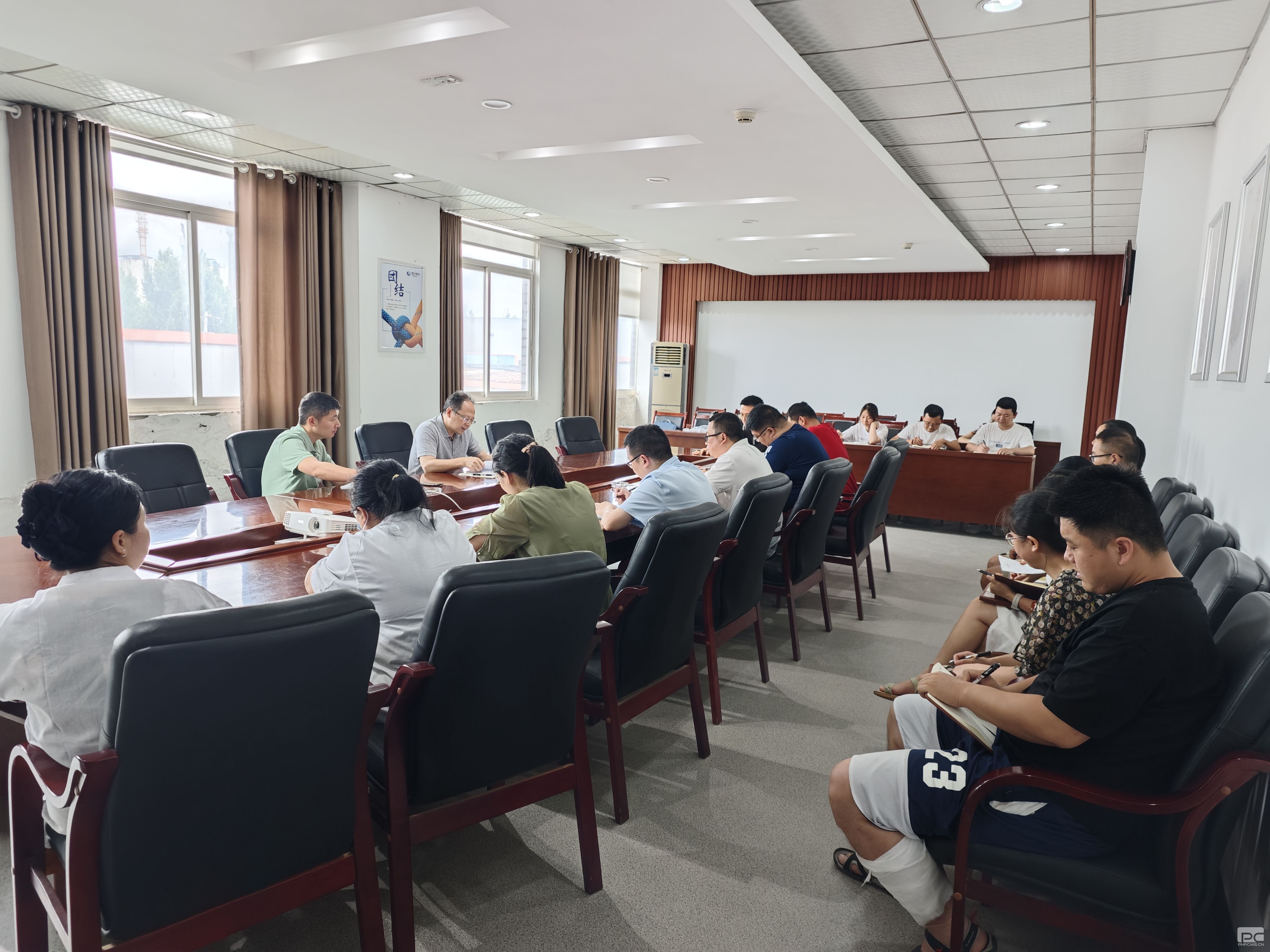 �۲��á�(�й���)���޹�˾����