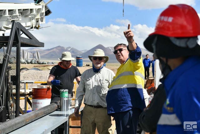 �۲��á�(�й���)���޹�˾����