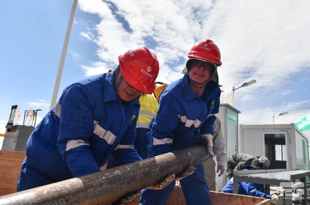 �۲��á�(�й���)���޹�˾����