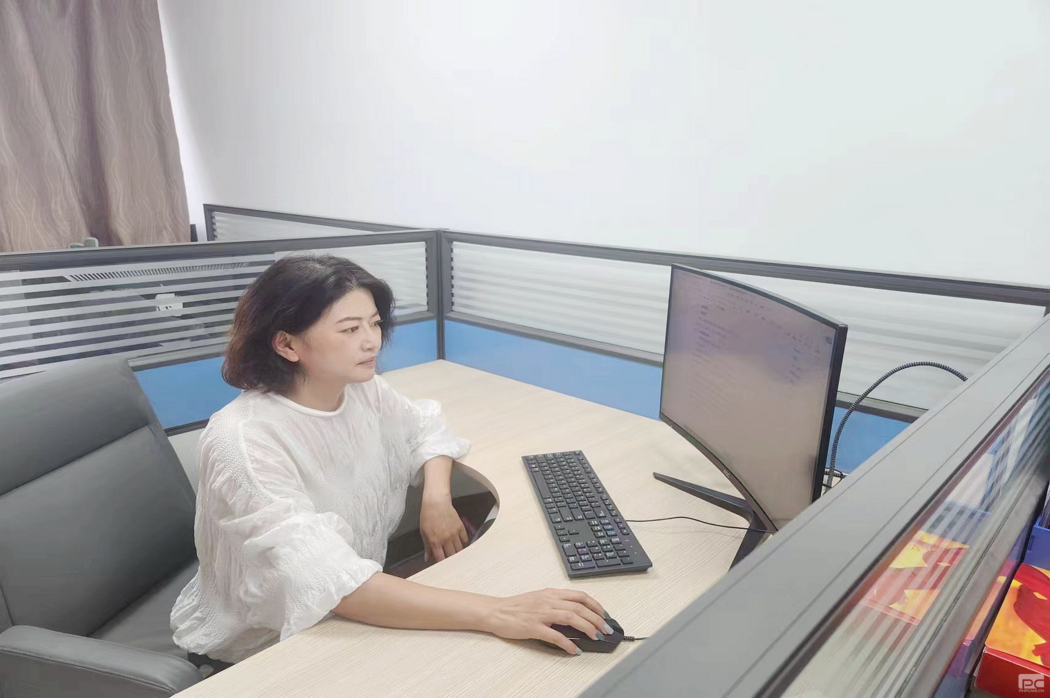 �۲��á�(�й���)���޹�˾����